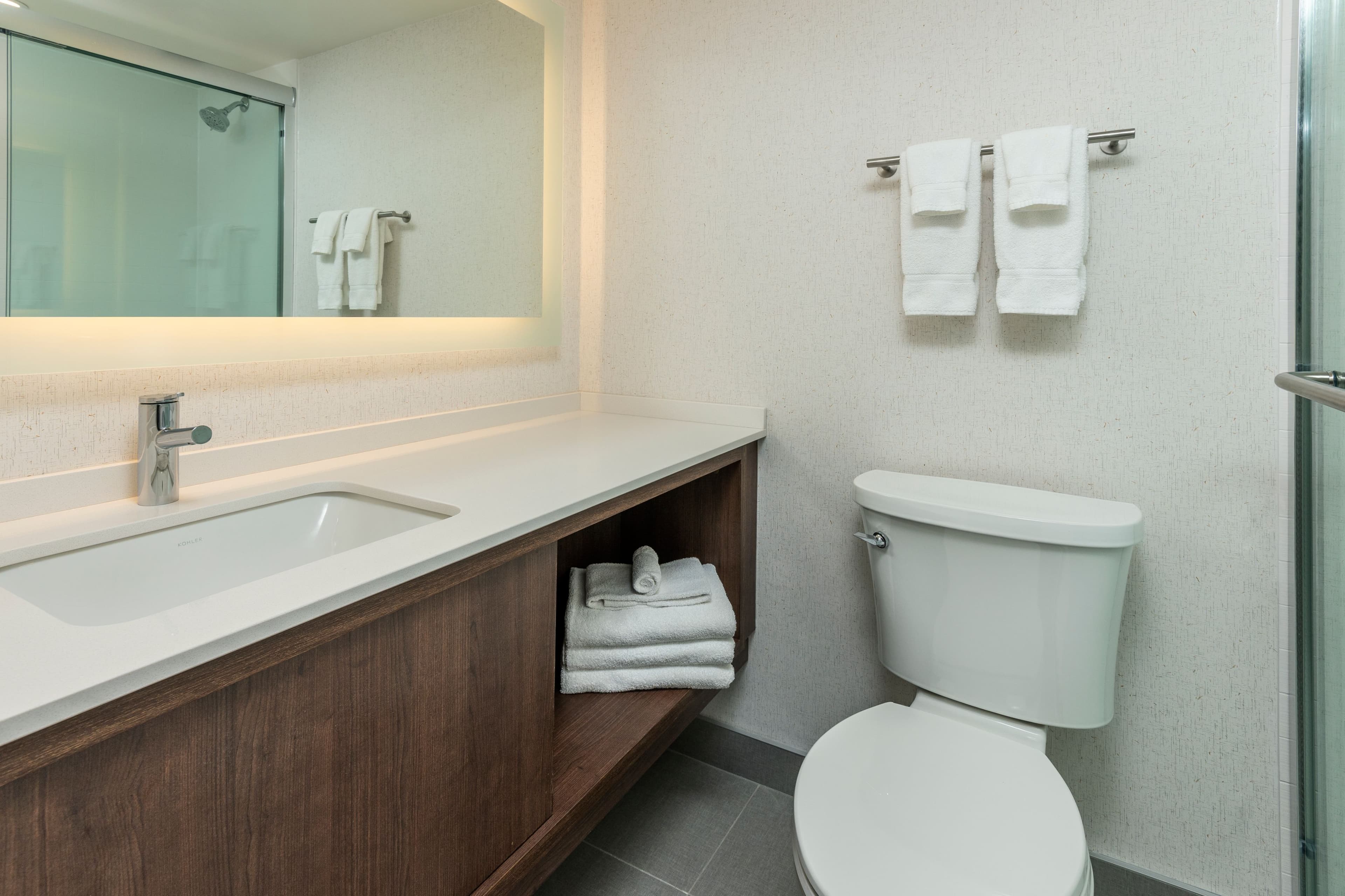 Holiday Inn Kingston-Waterfront — 8