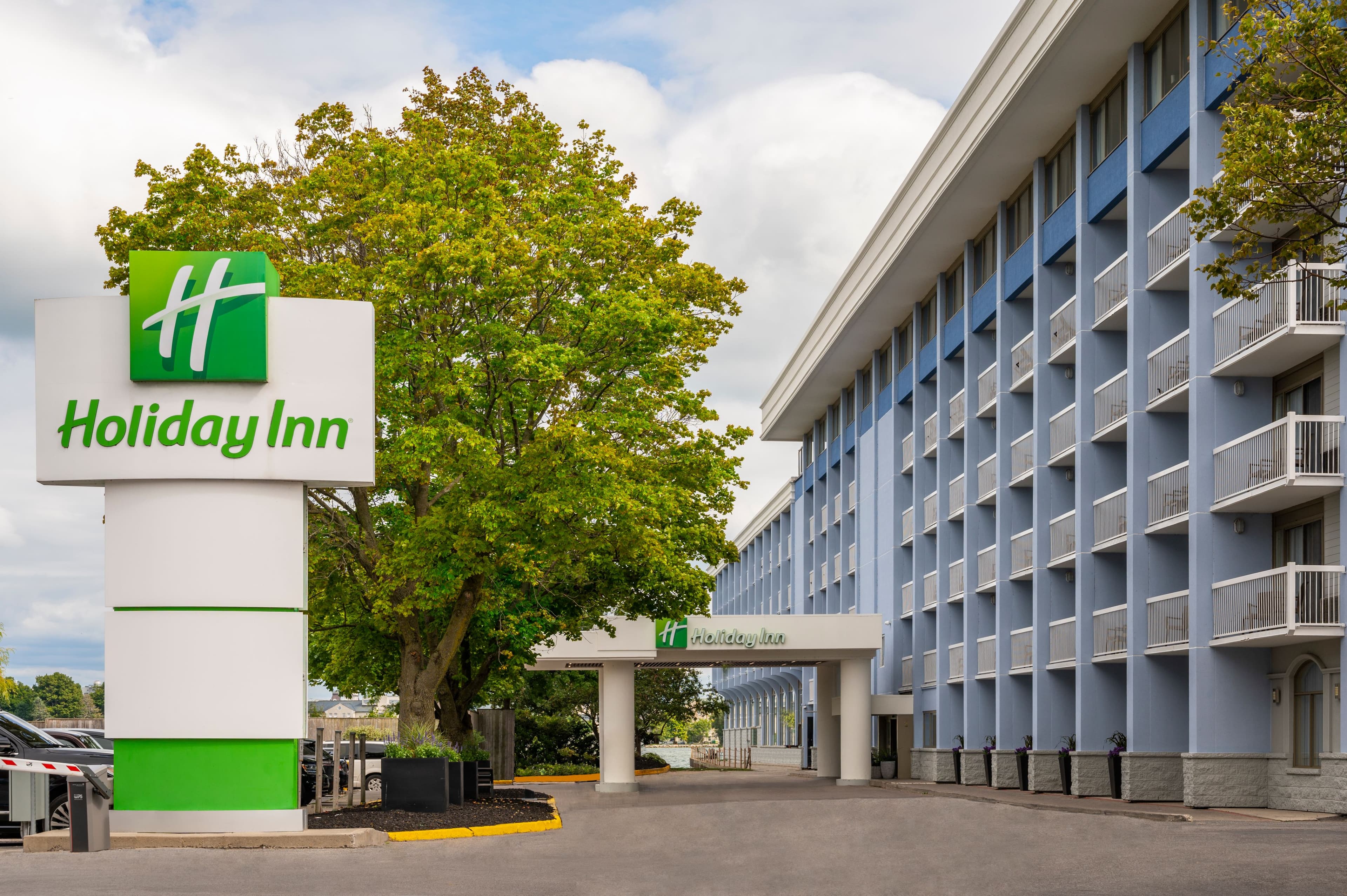 Holiday Inn Kingston-Waterfront - Image 1