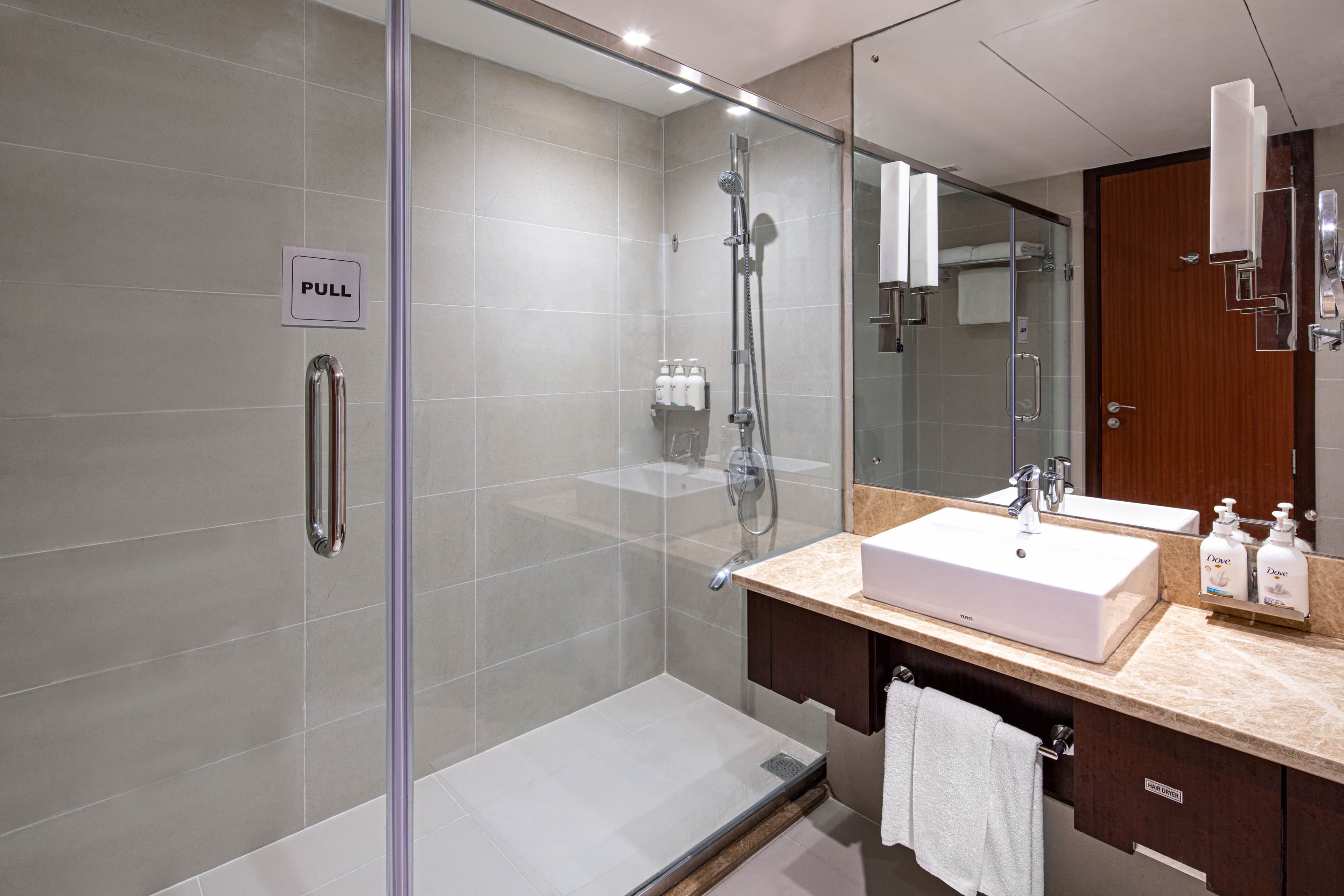Holiday Inn Cochin - Image 5