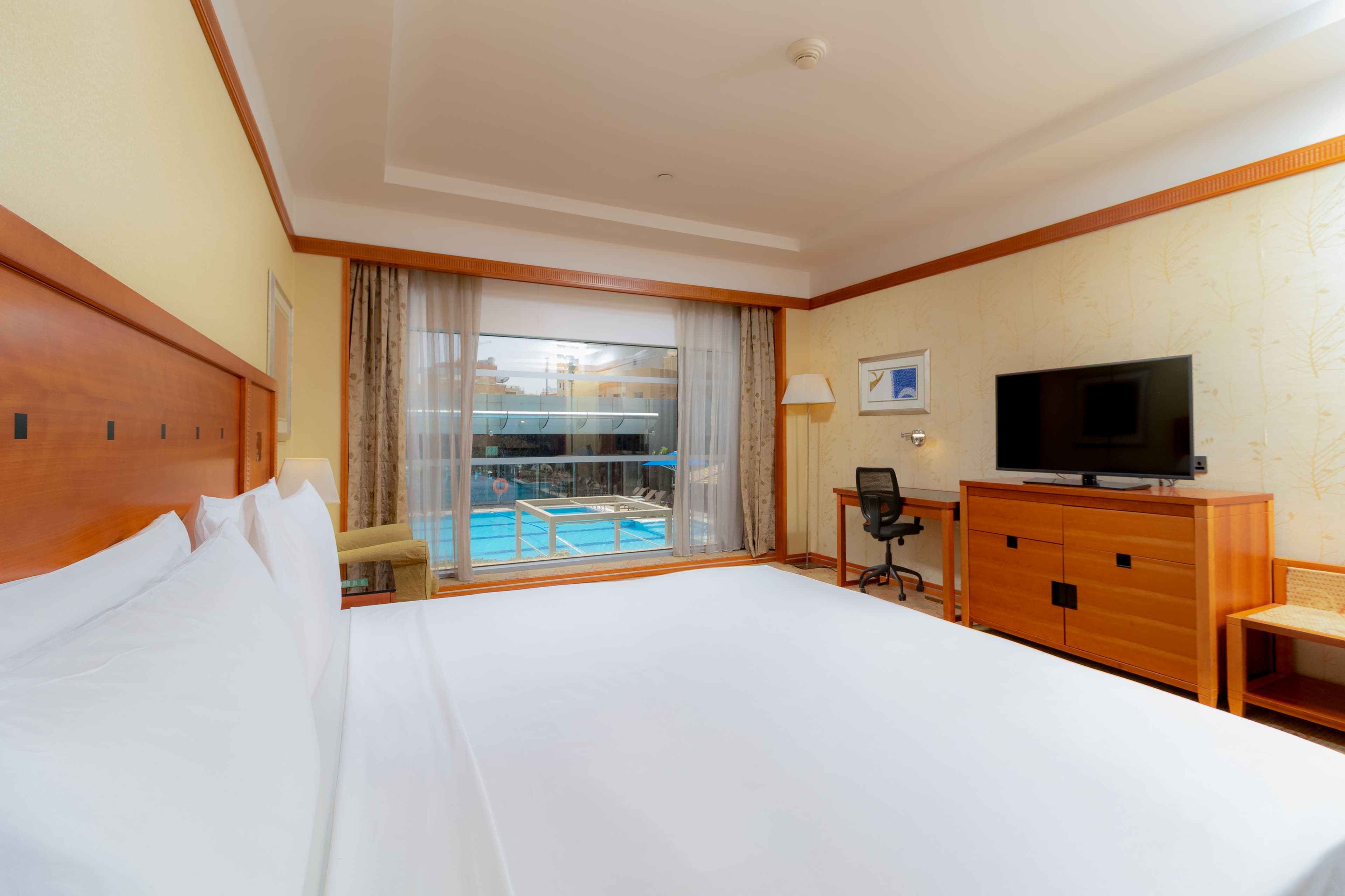 Holiday Inn Kuwait Salmiya — 12