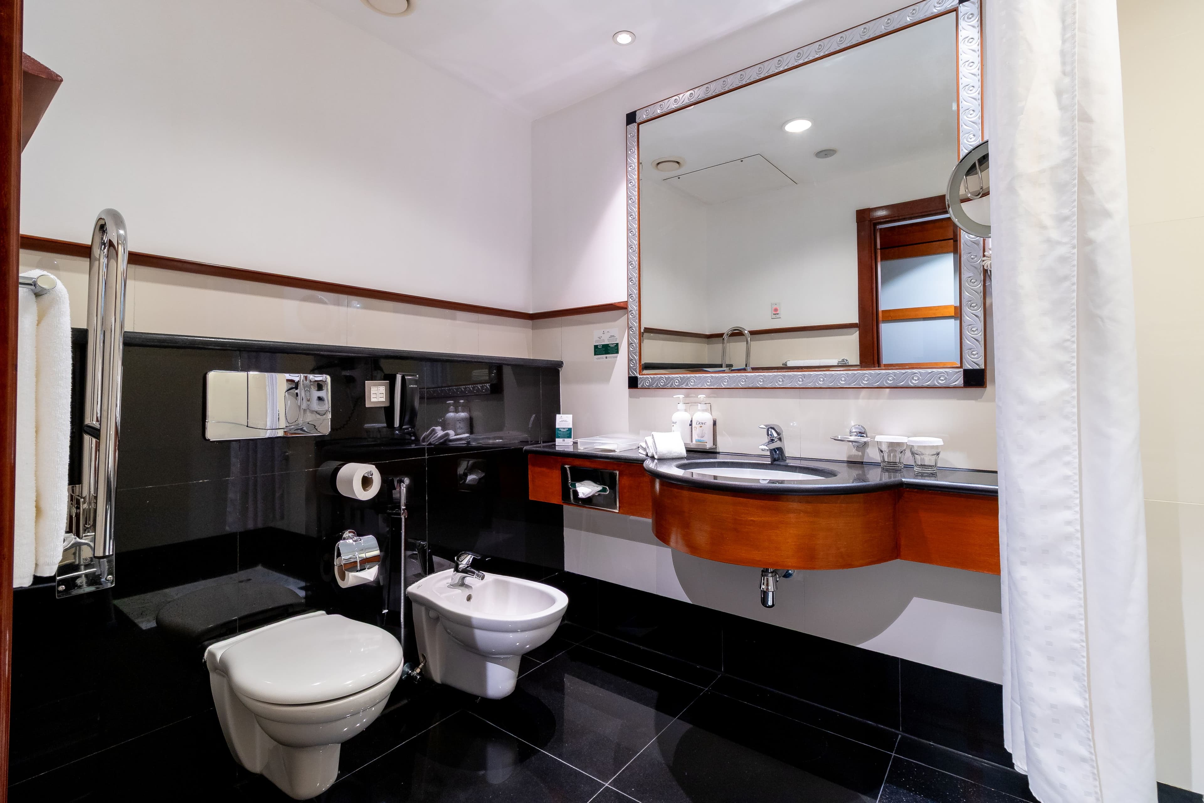 Holiday Inn Kuwait Salmiya — 25