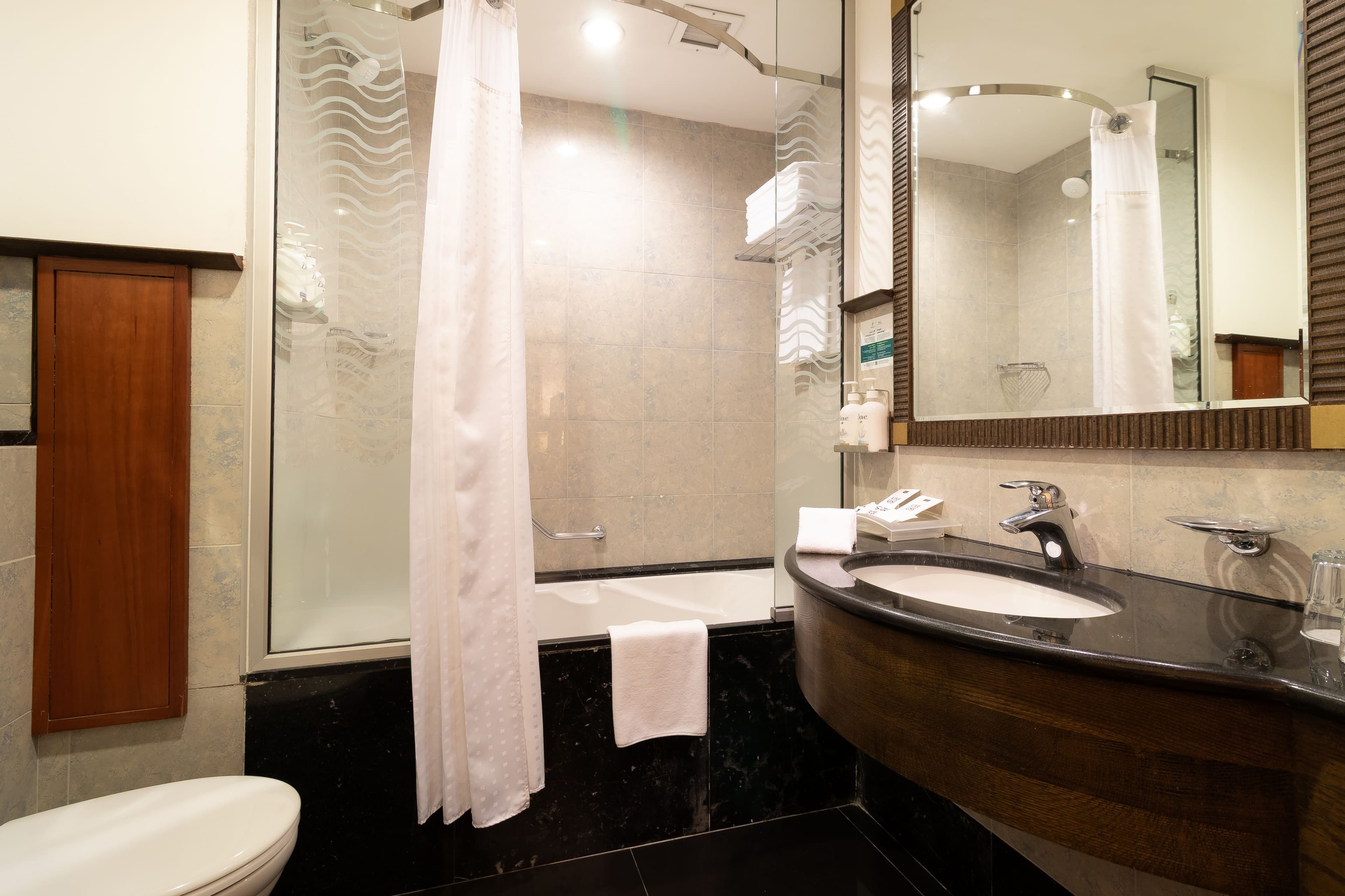 Holiday Inn Kuwait Salmiya — 10