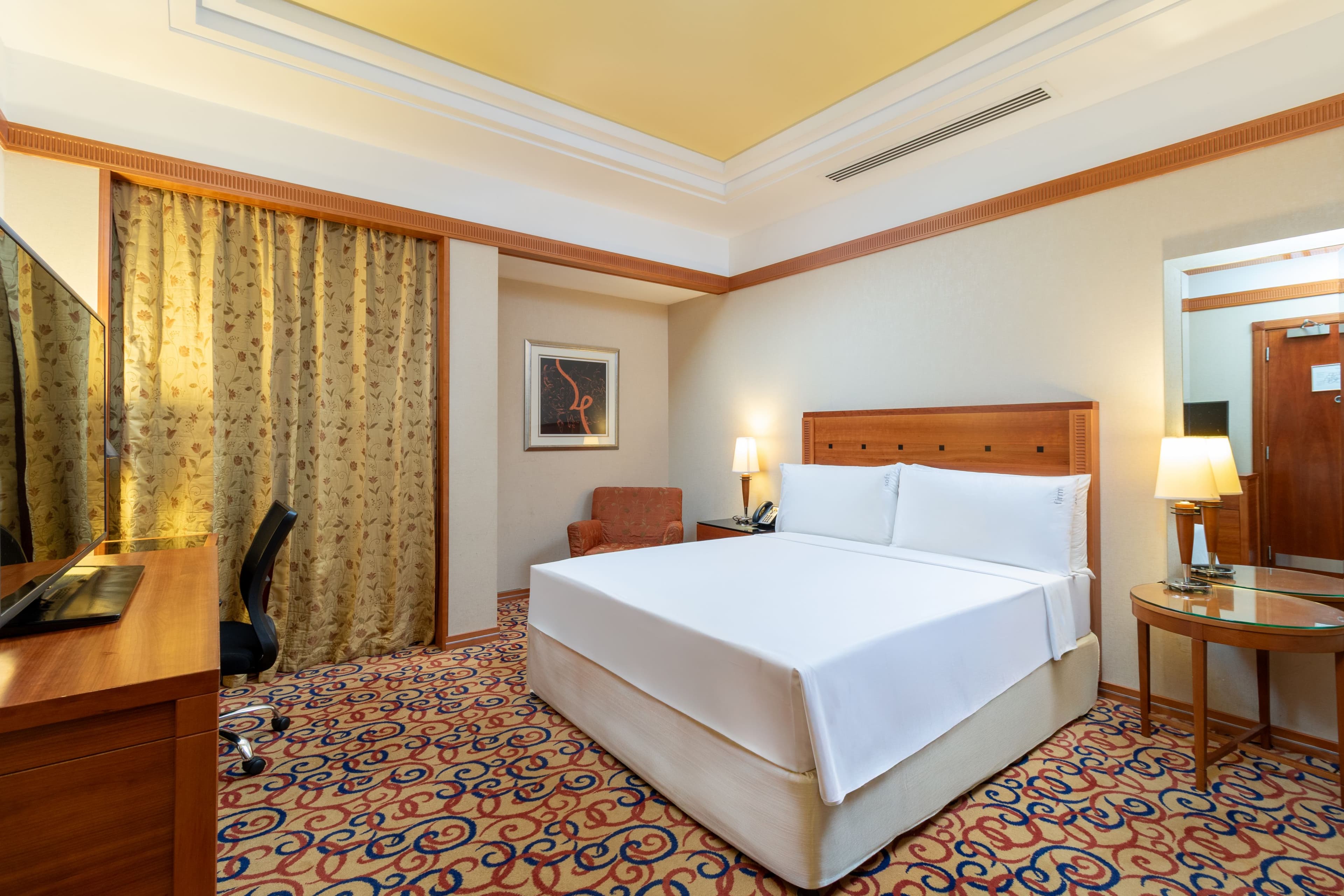 Holiday Inn Kuwait Salmiya — 32