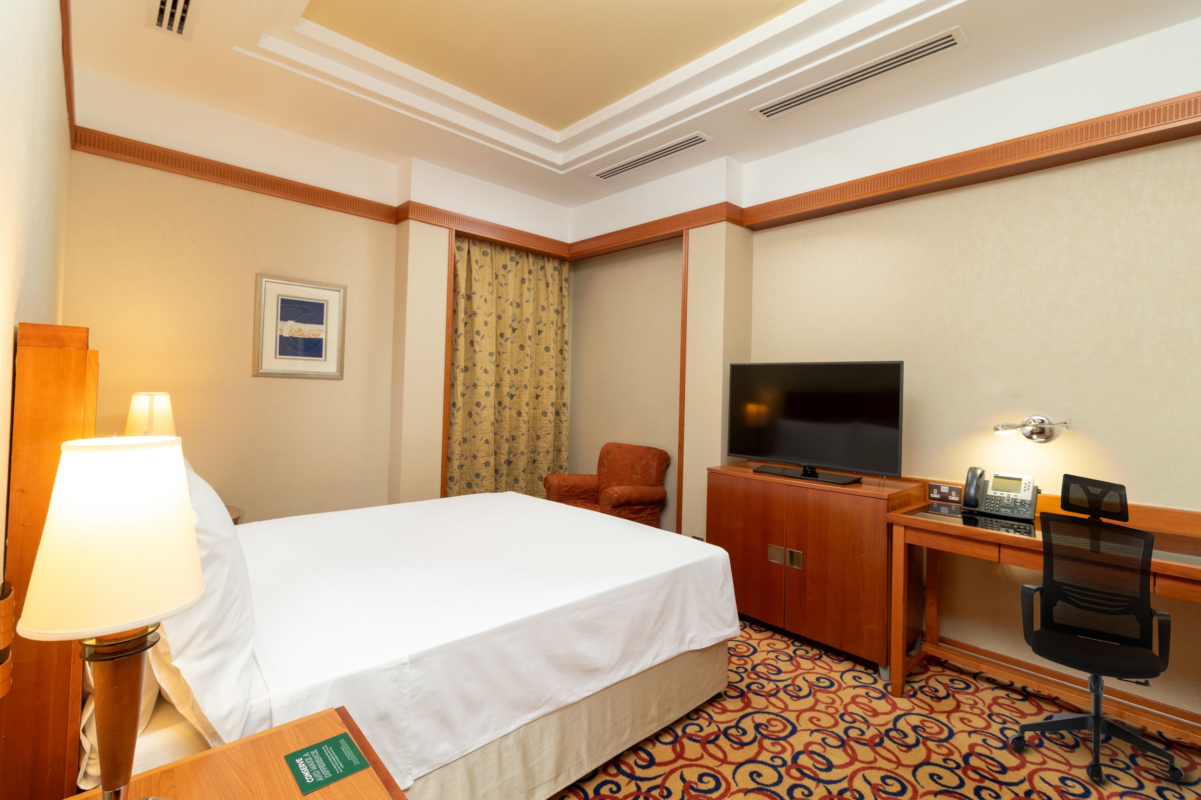 Holiday Inn Kuwait Salmiya — 8