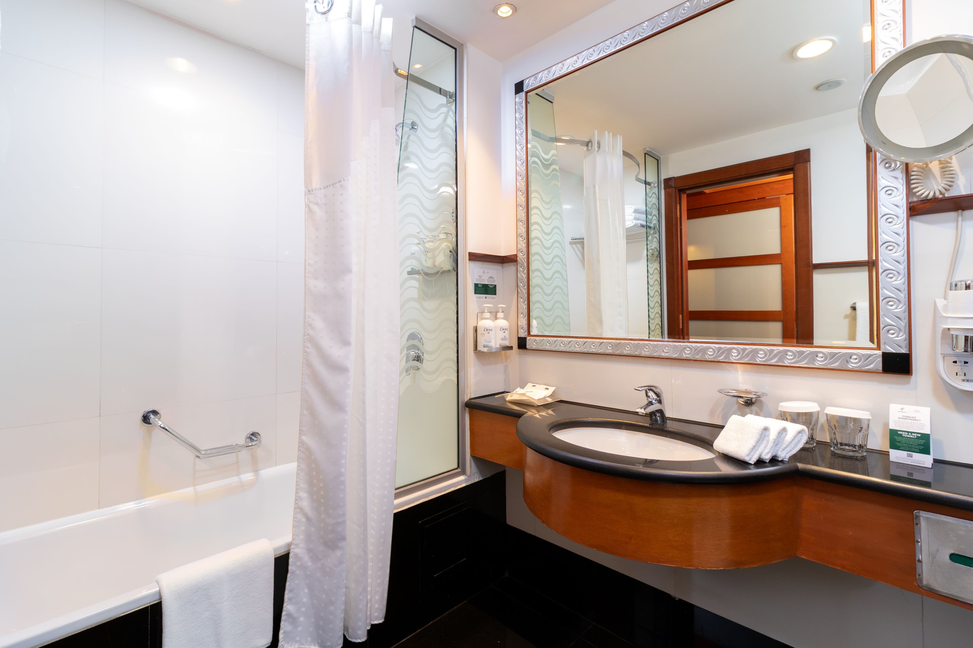 Holiday Inn Kuwait Salmiya — 48