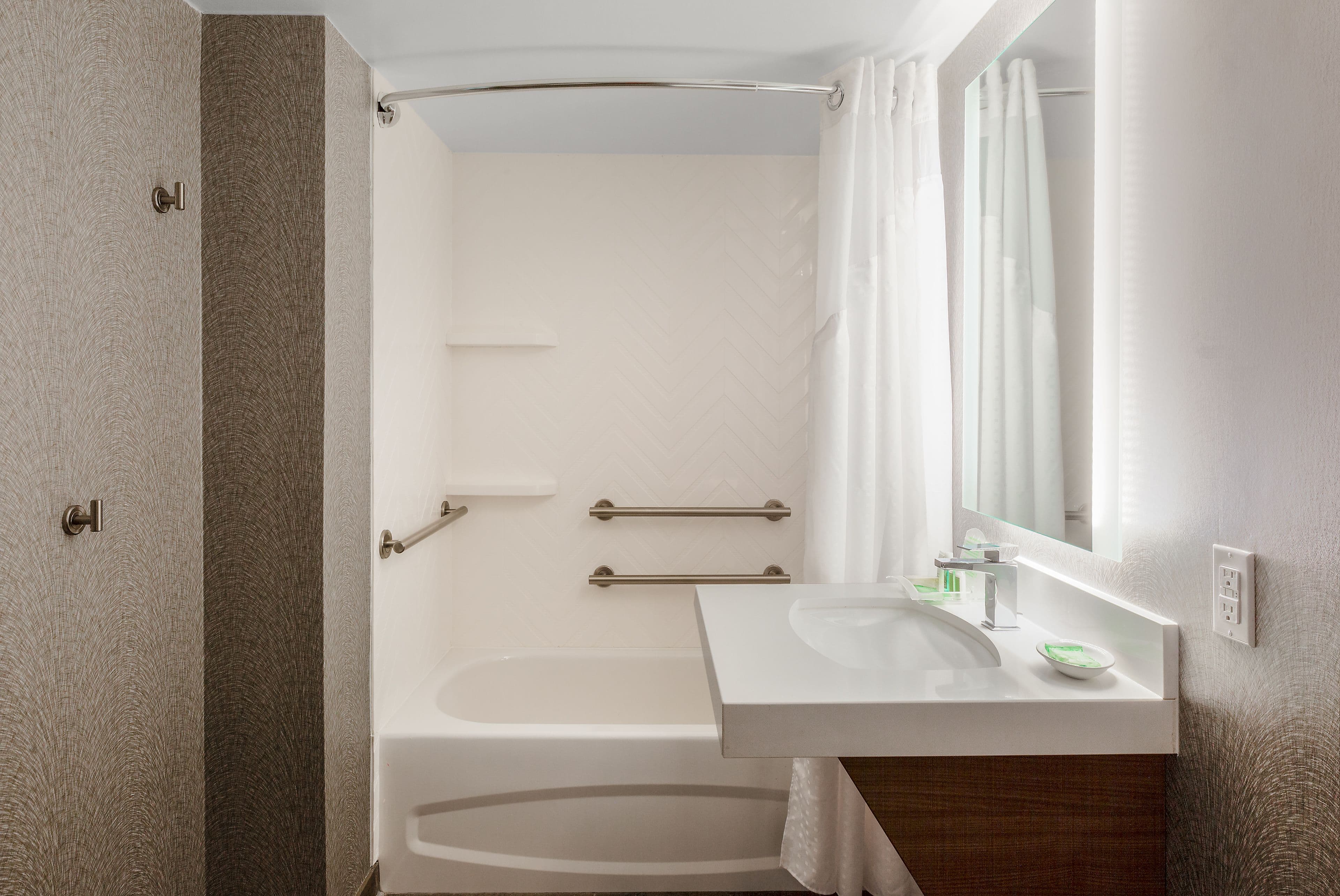 Holiday Inn La Mirada – Buena Park — 10