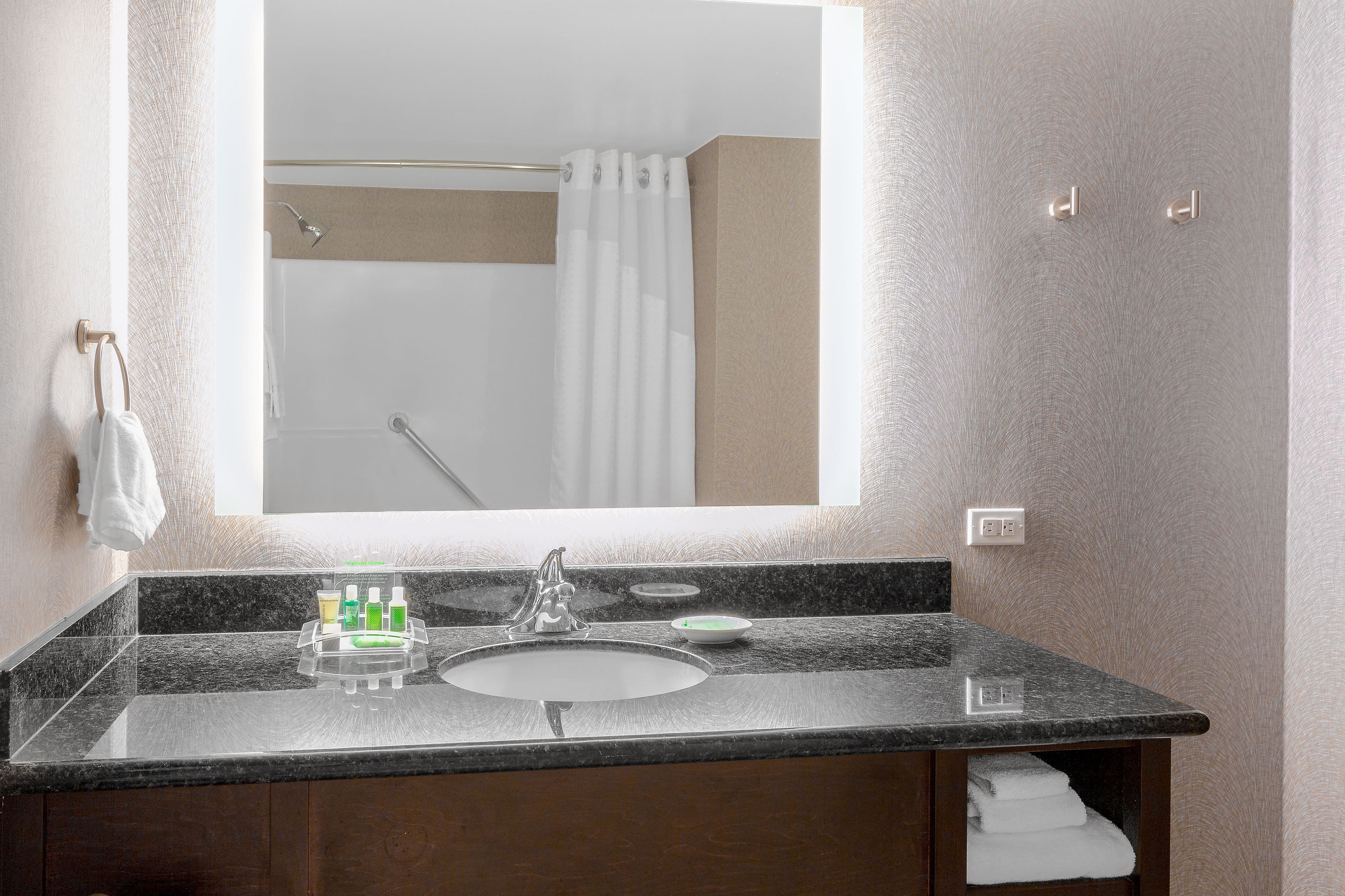 Holiday Inn La Mirada – Buena Park - Image 4
