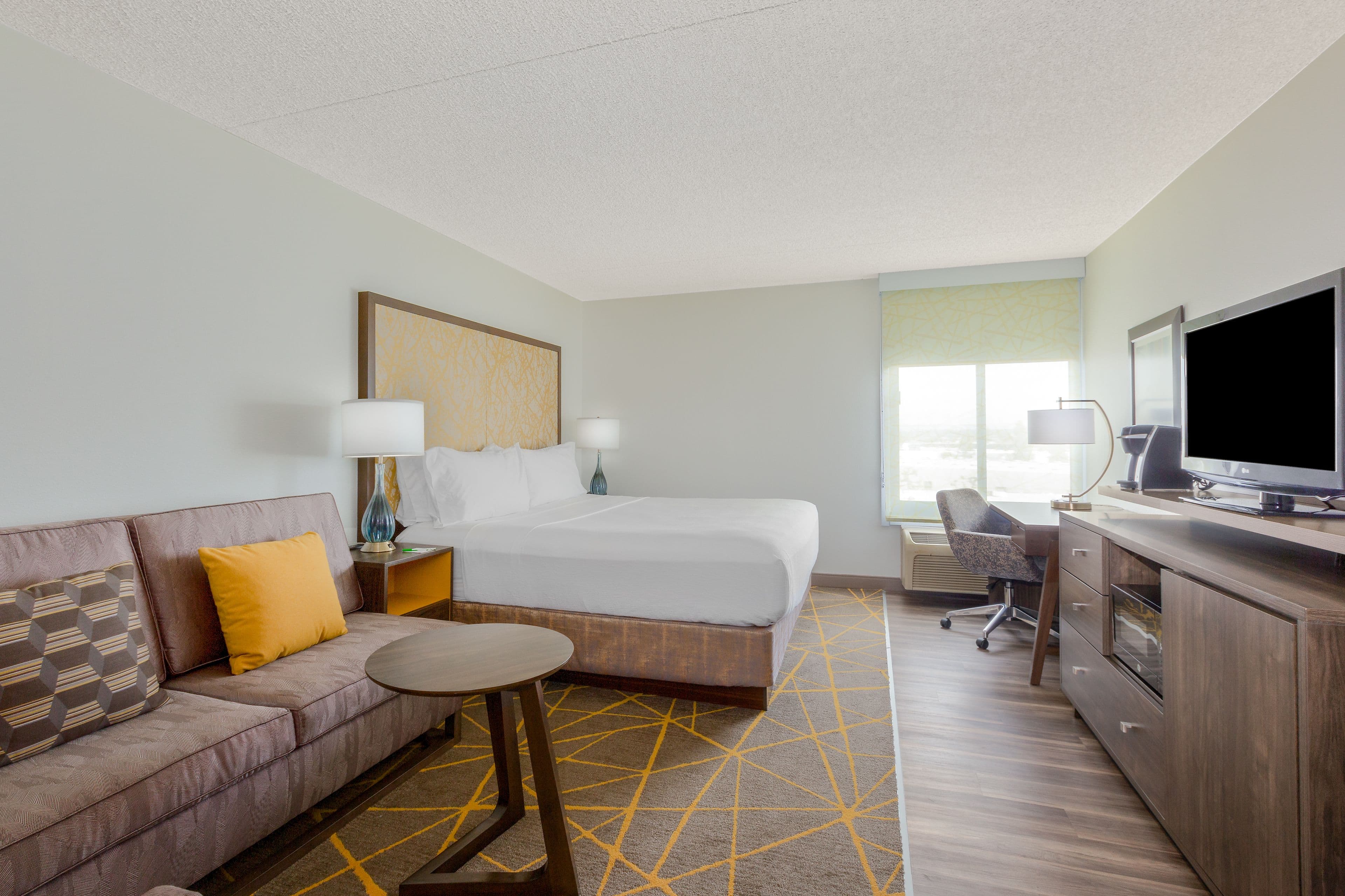 Holiday Inn La Mirada – Buena Park - Image 3