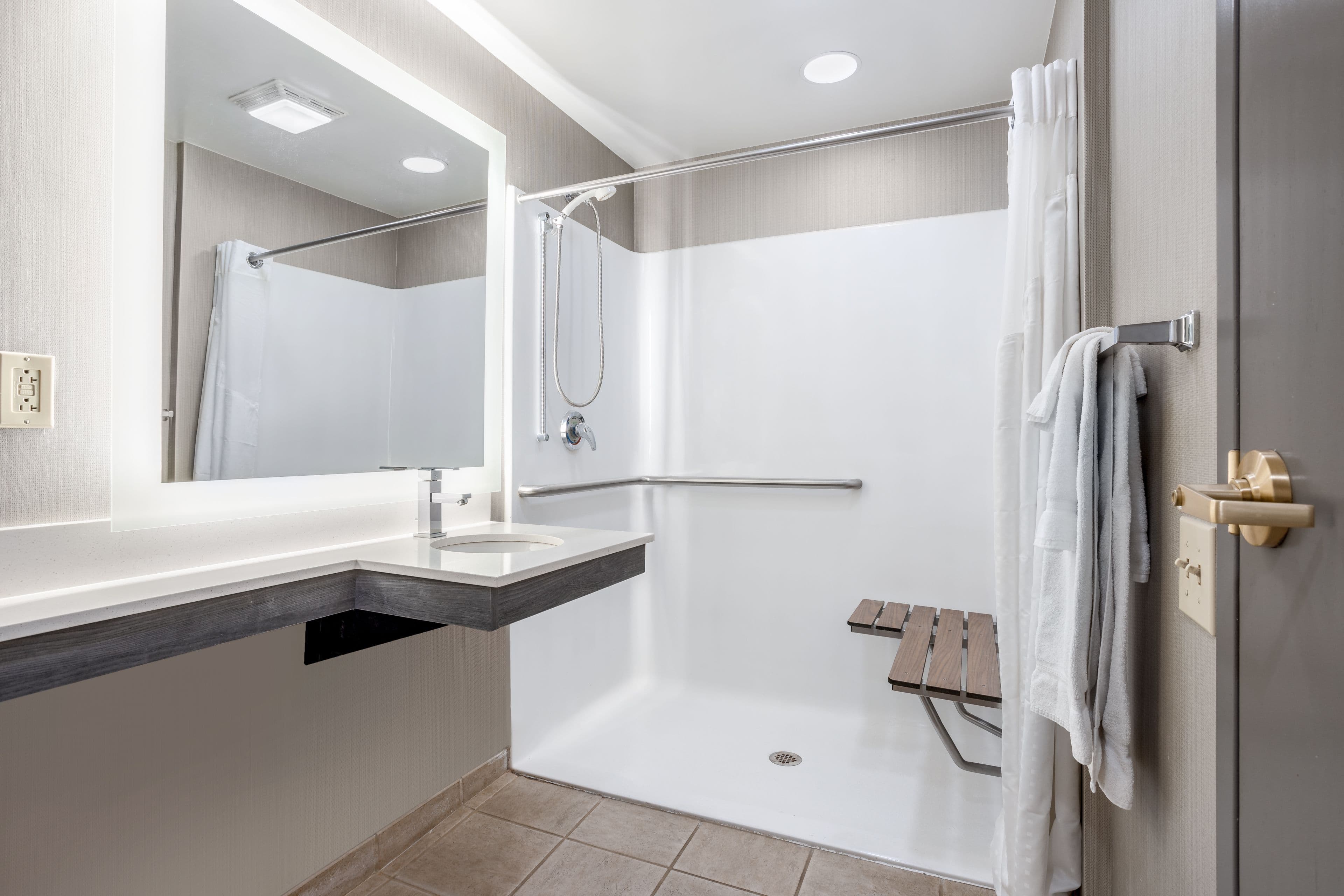Holiday Inn Lafayette-City Centre — 17