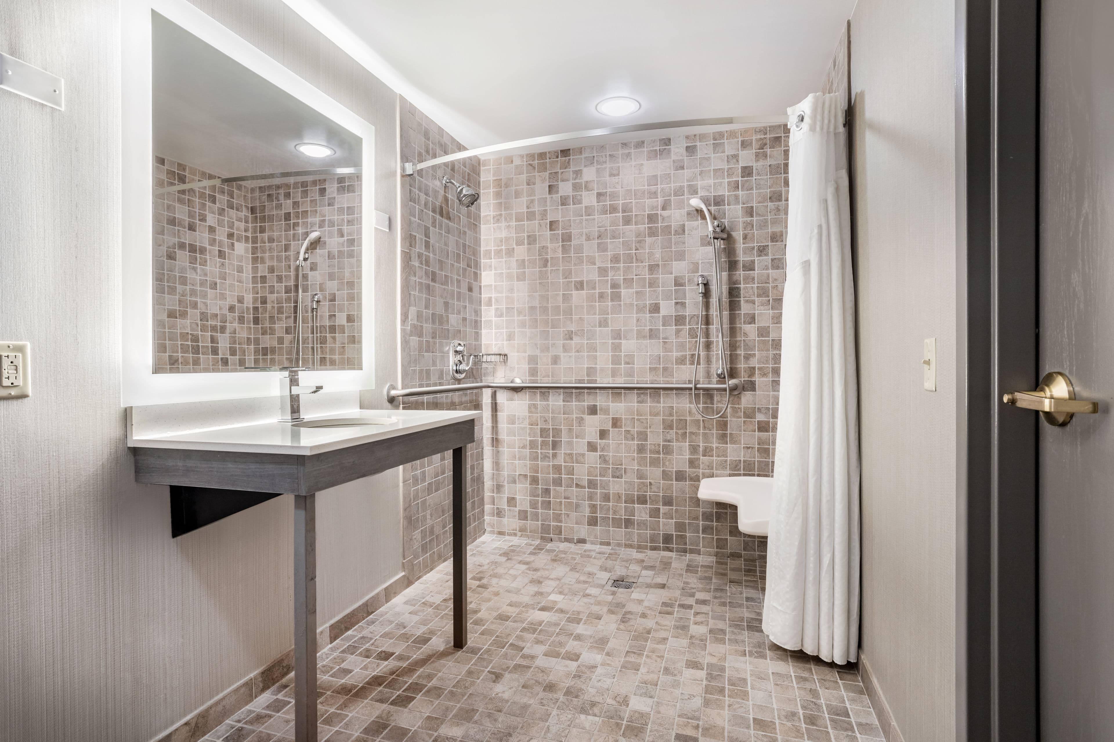 Holiday Inn Lafayette-City Centre — 11