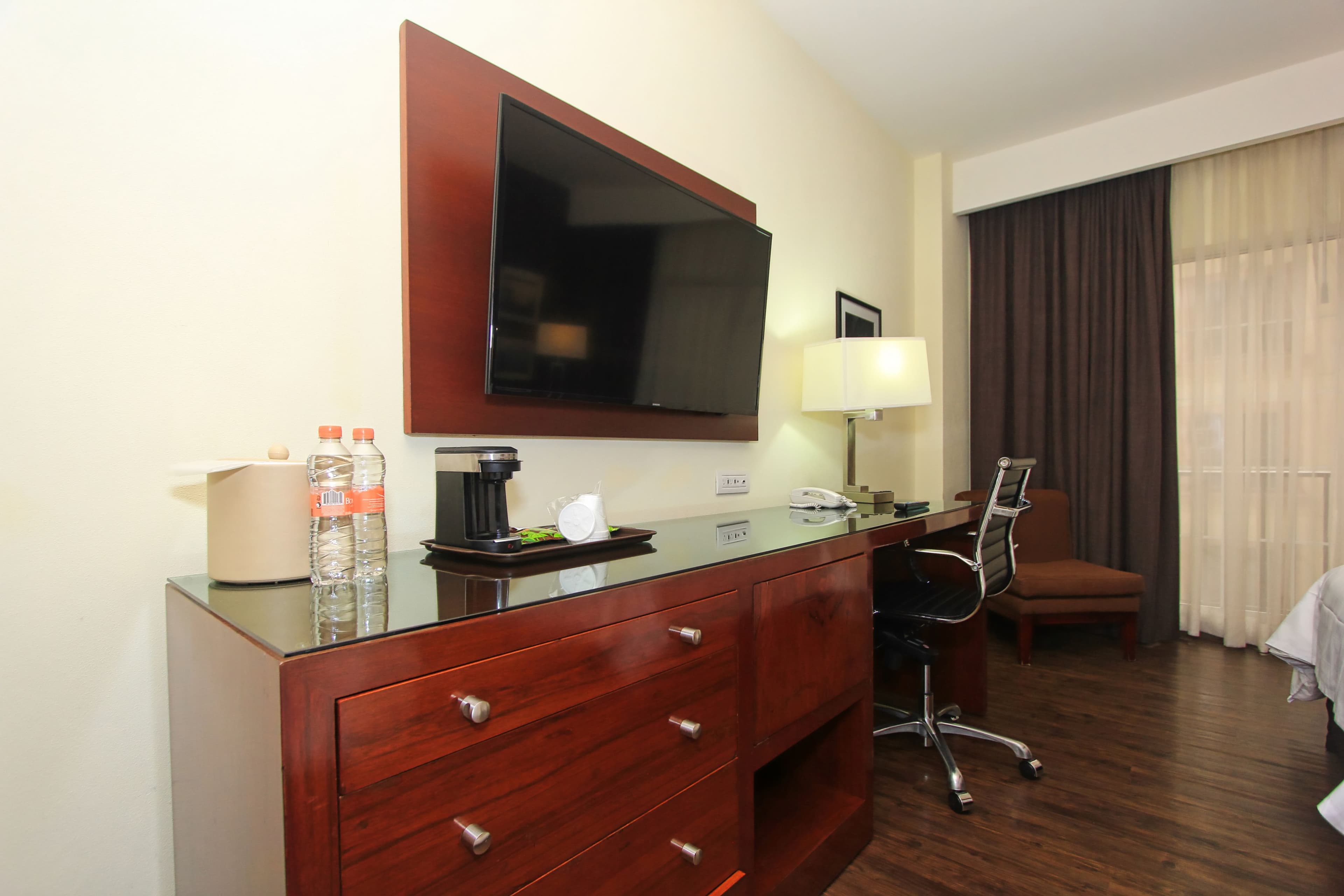 Holiday Inn Leon - Image 3