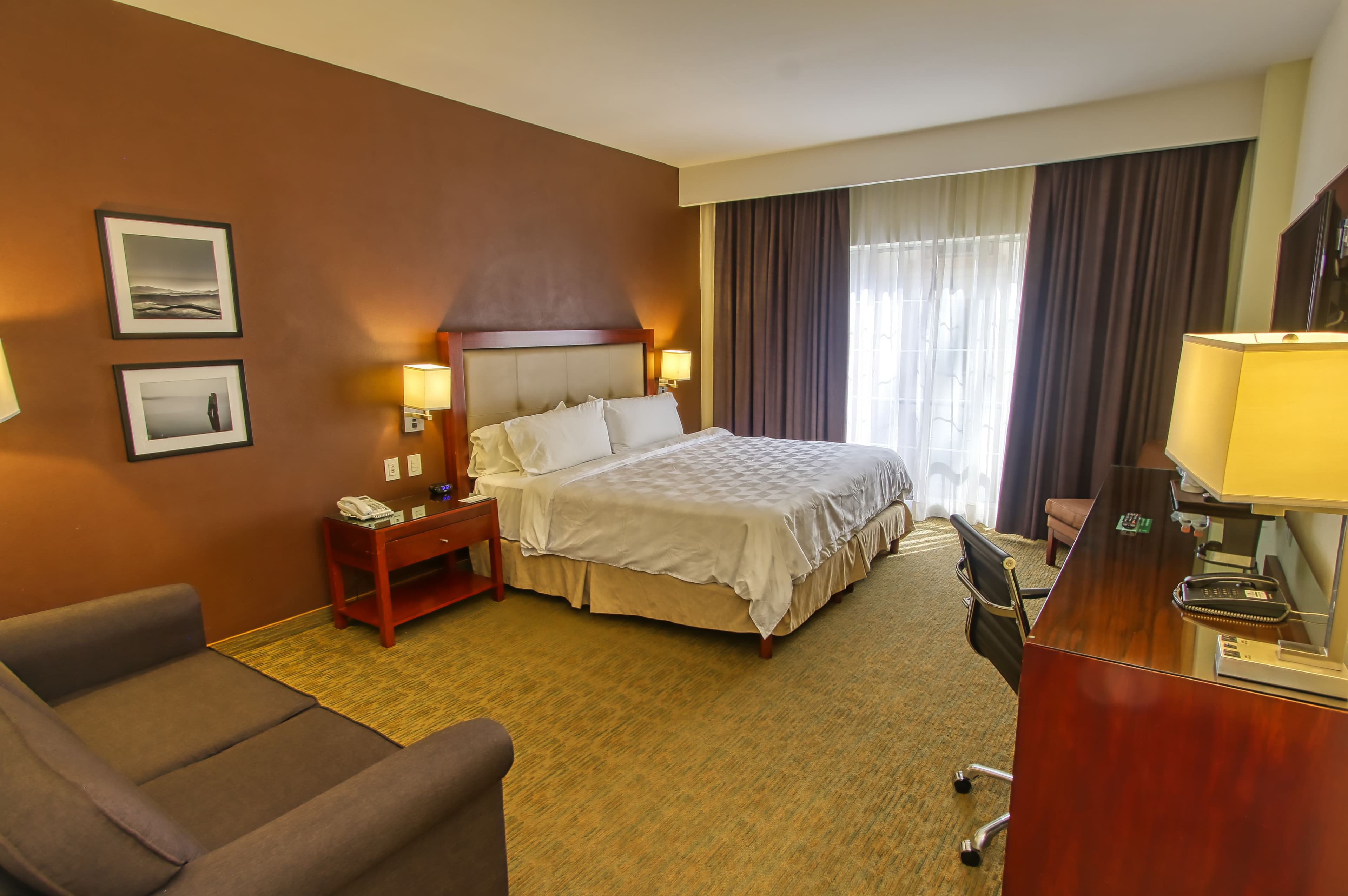 Holiday Inn Leon — 9