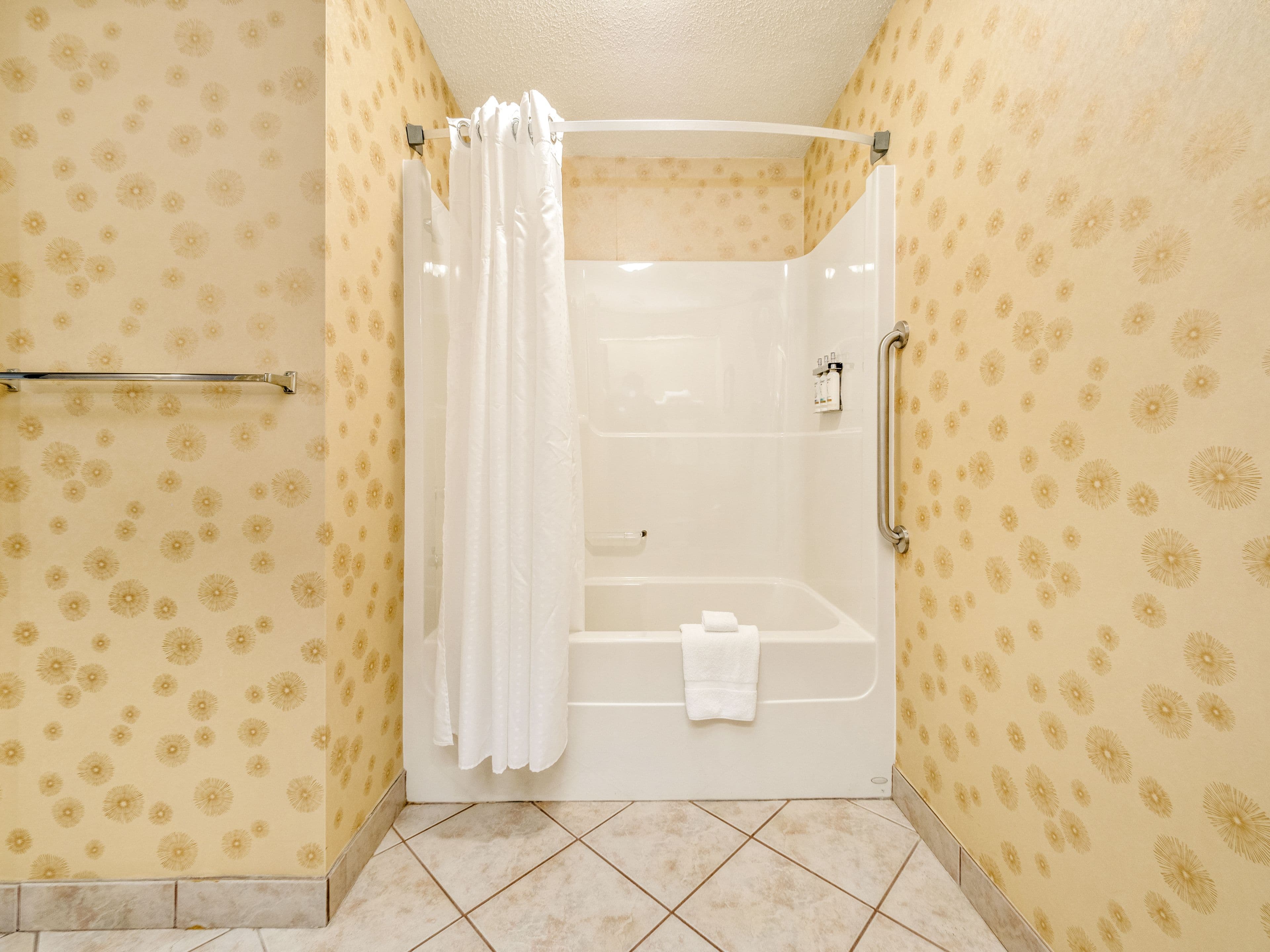 Holiday Inn Lethbridge - Image 3