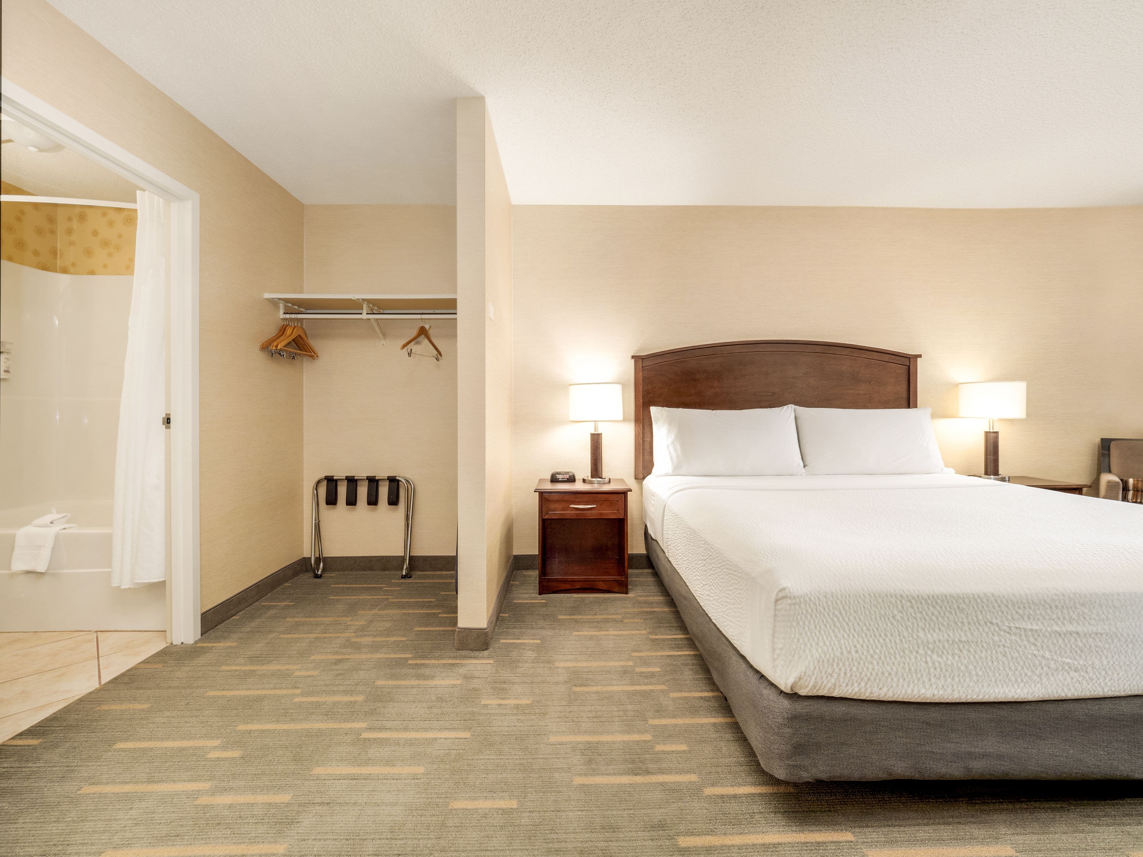 Holiday Inn Lethbridge - Image 2