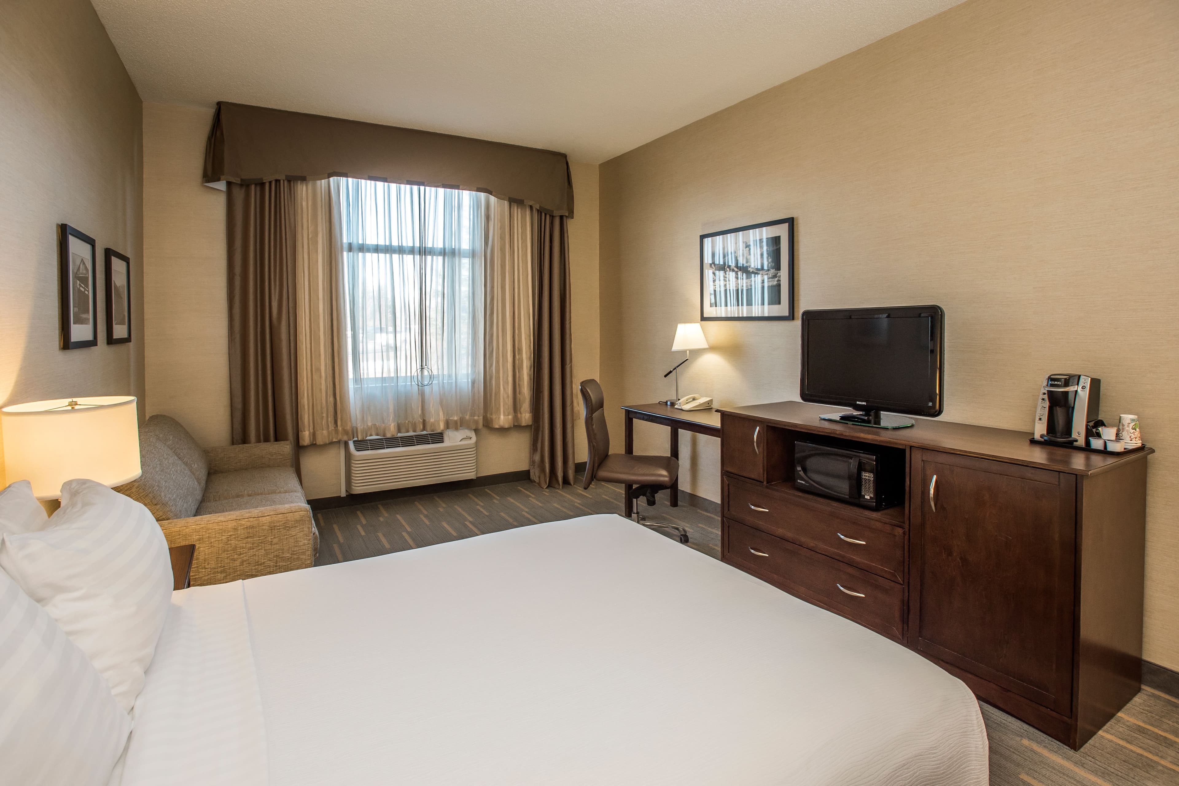 Holiday Inn Lethbridge — 7