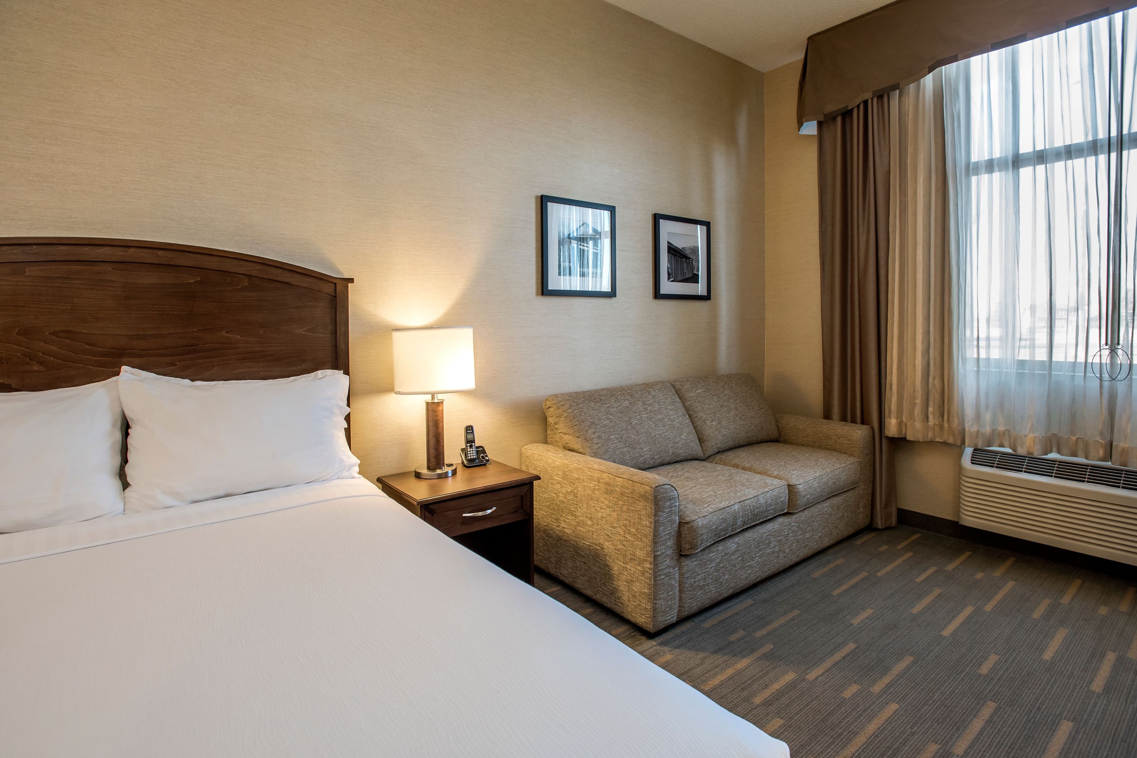 Holiday Inn Lethbridge — 11