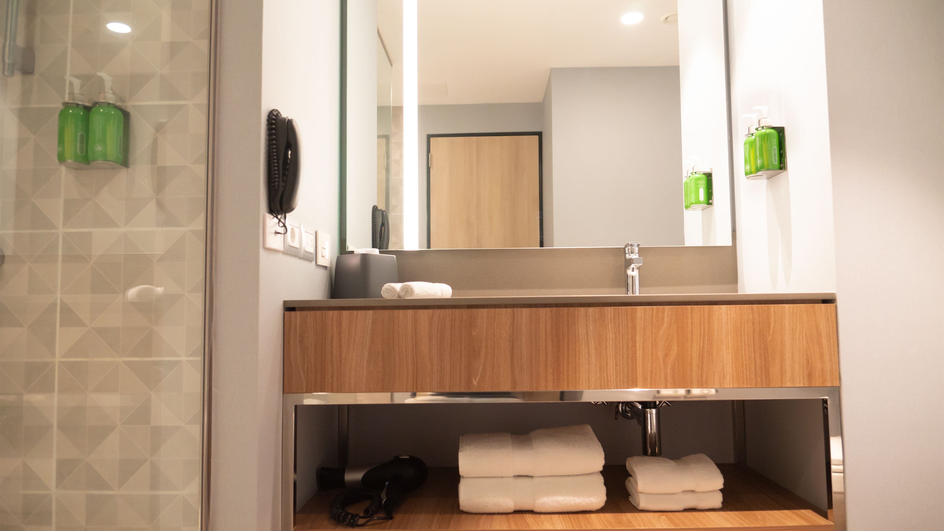 Standard Room - Image 8