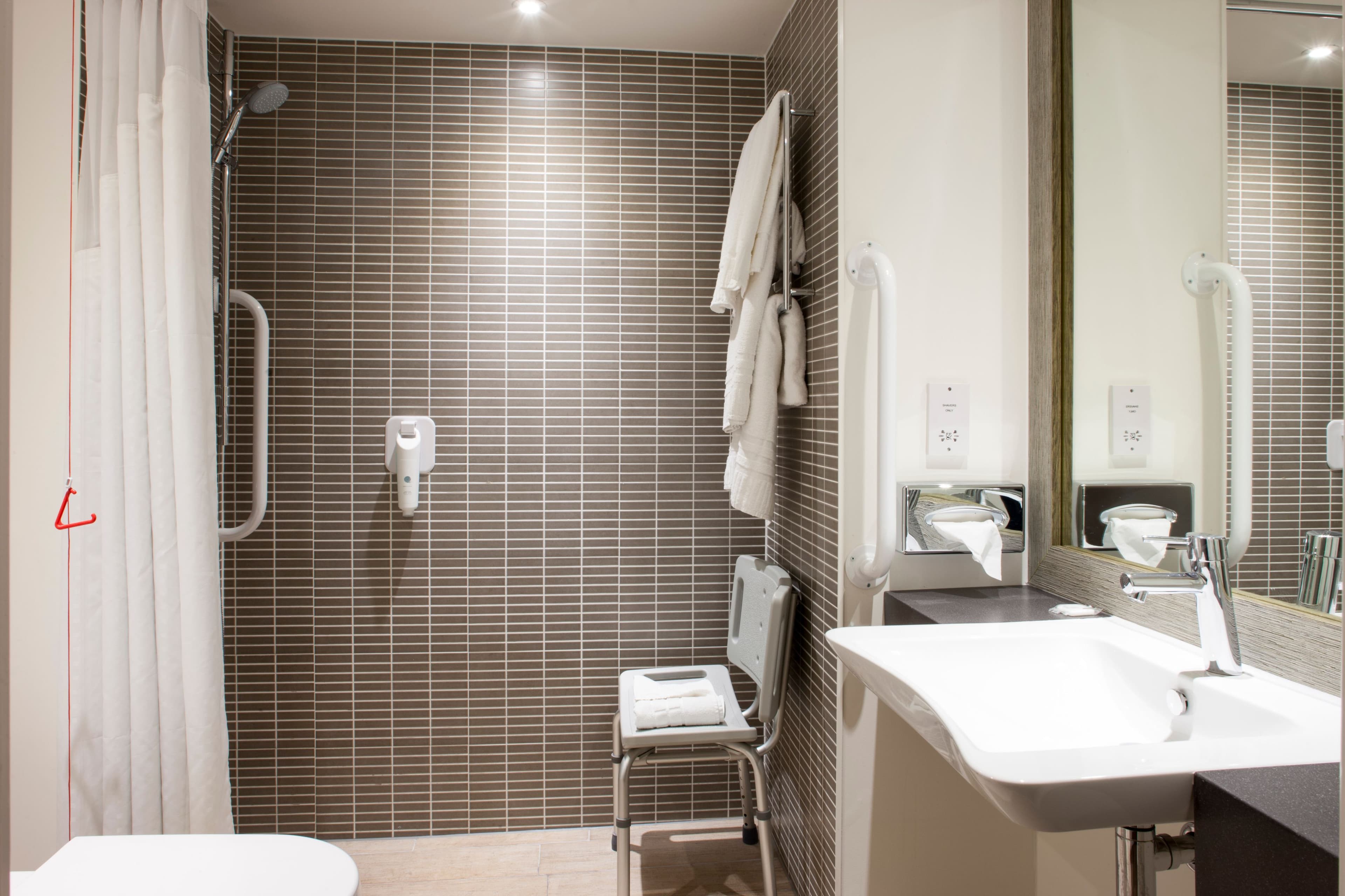 Holiday Inn Lincoln — 19