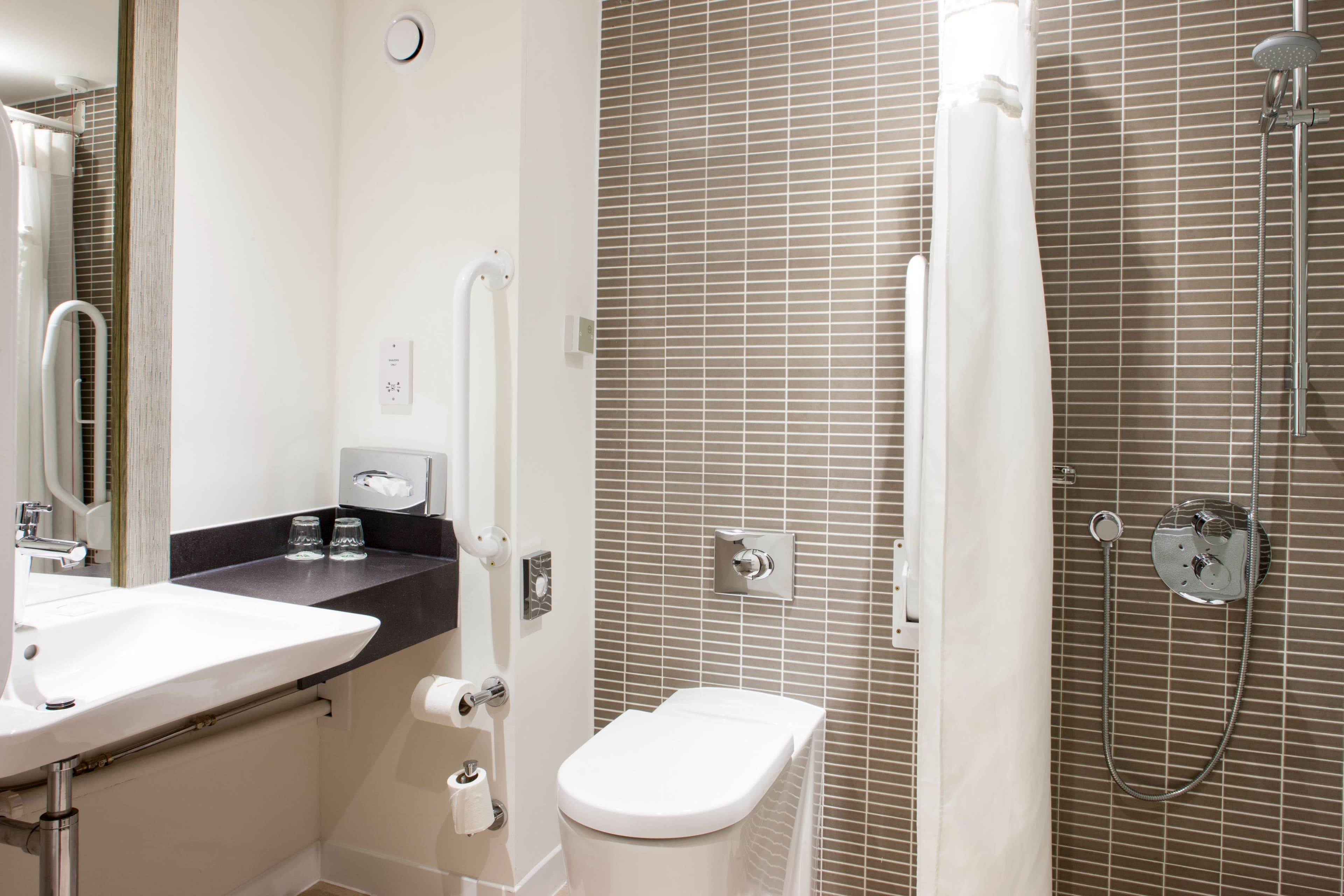 Holiday Inn Lincoln — 17