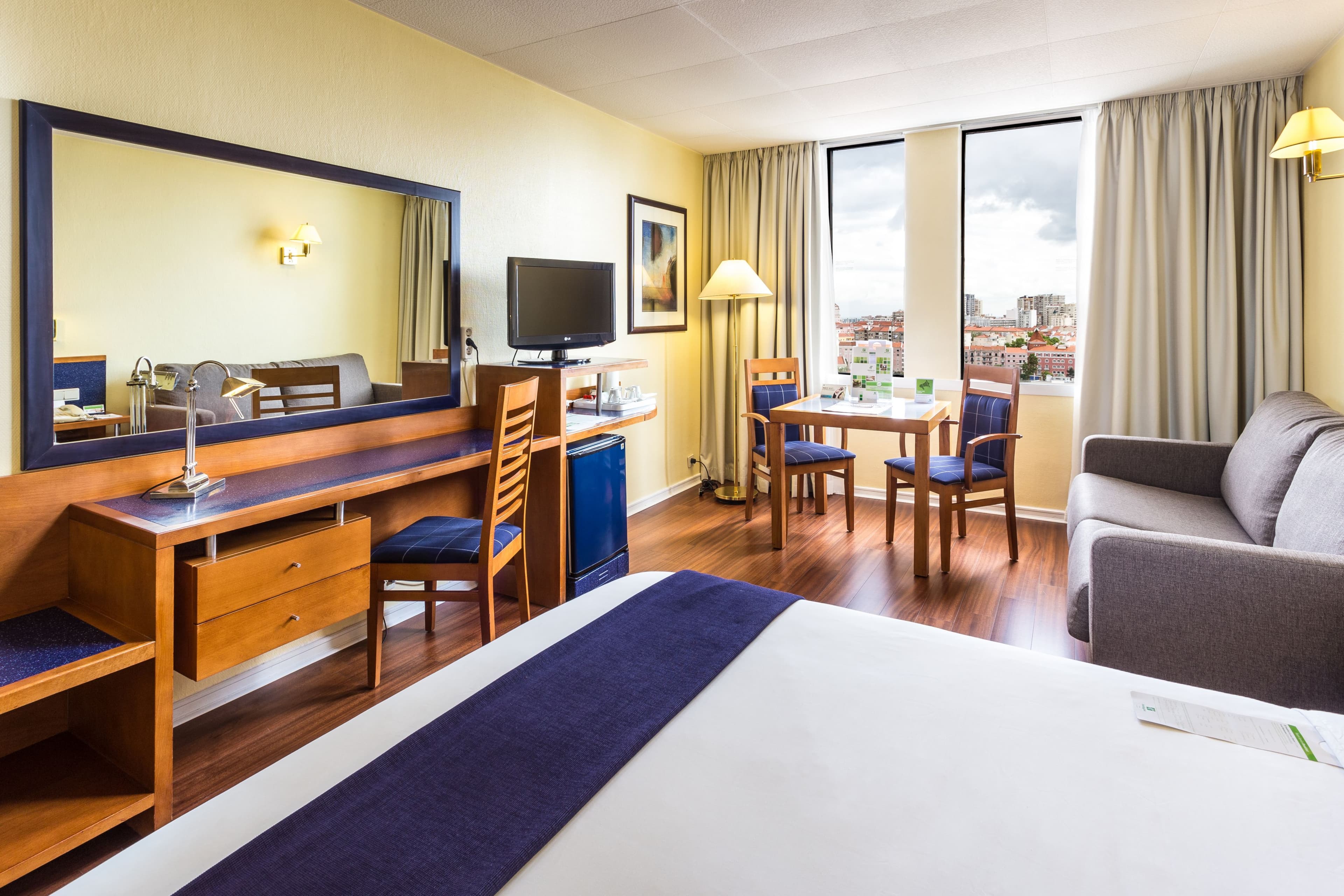 Holiday Inn Lisbon - Image 5