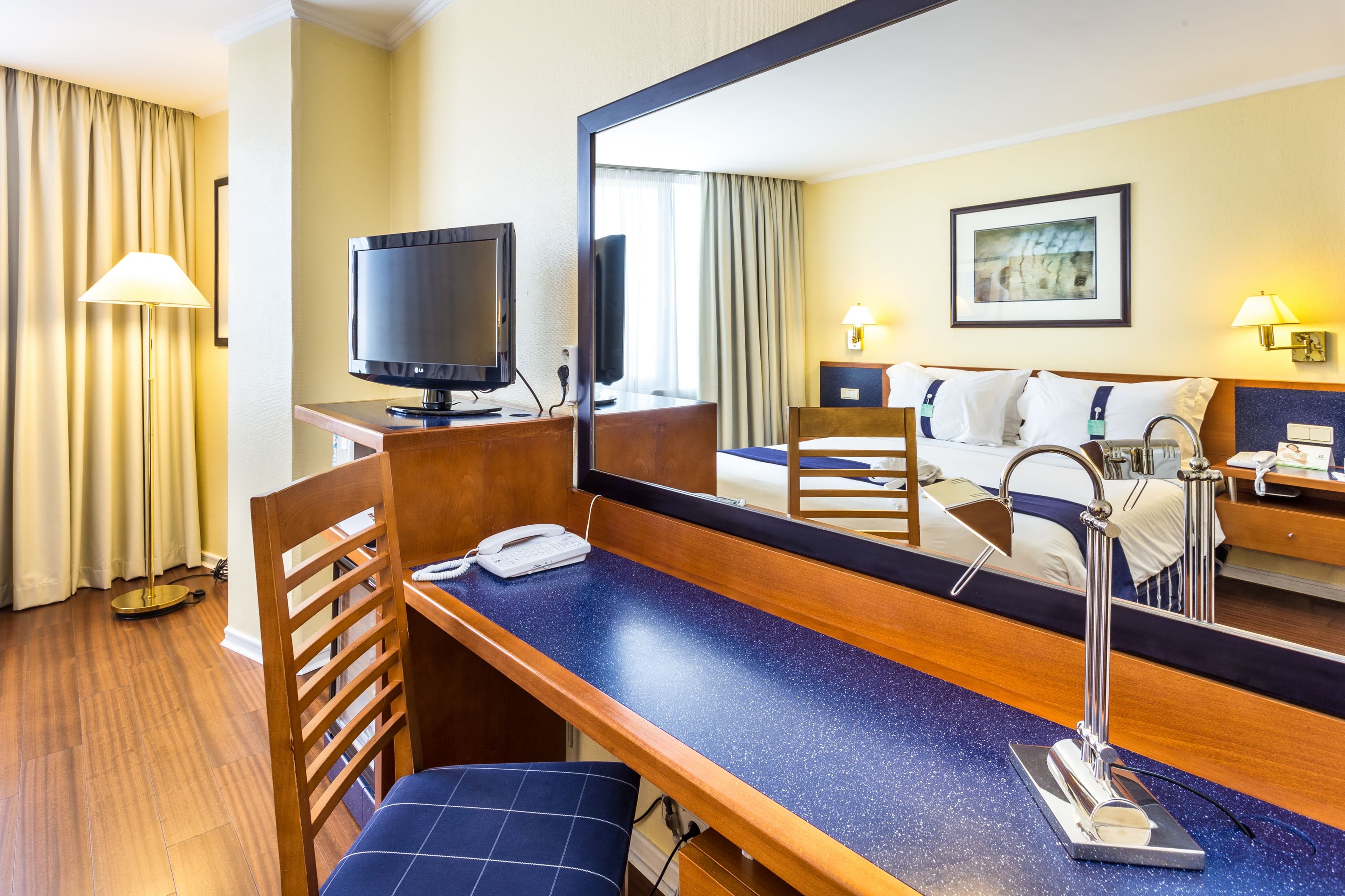 Holiday Inn Lisbon — 8