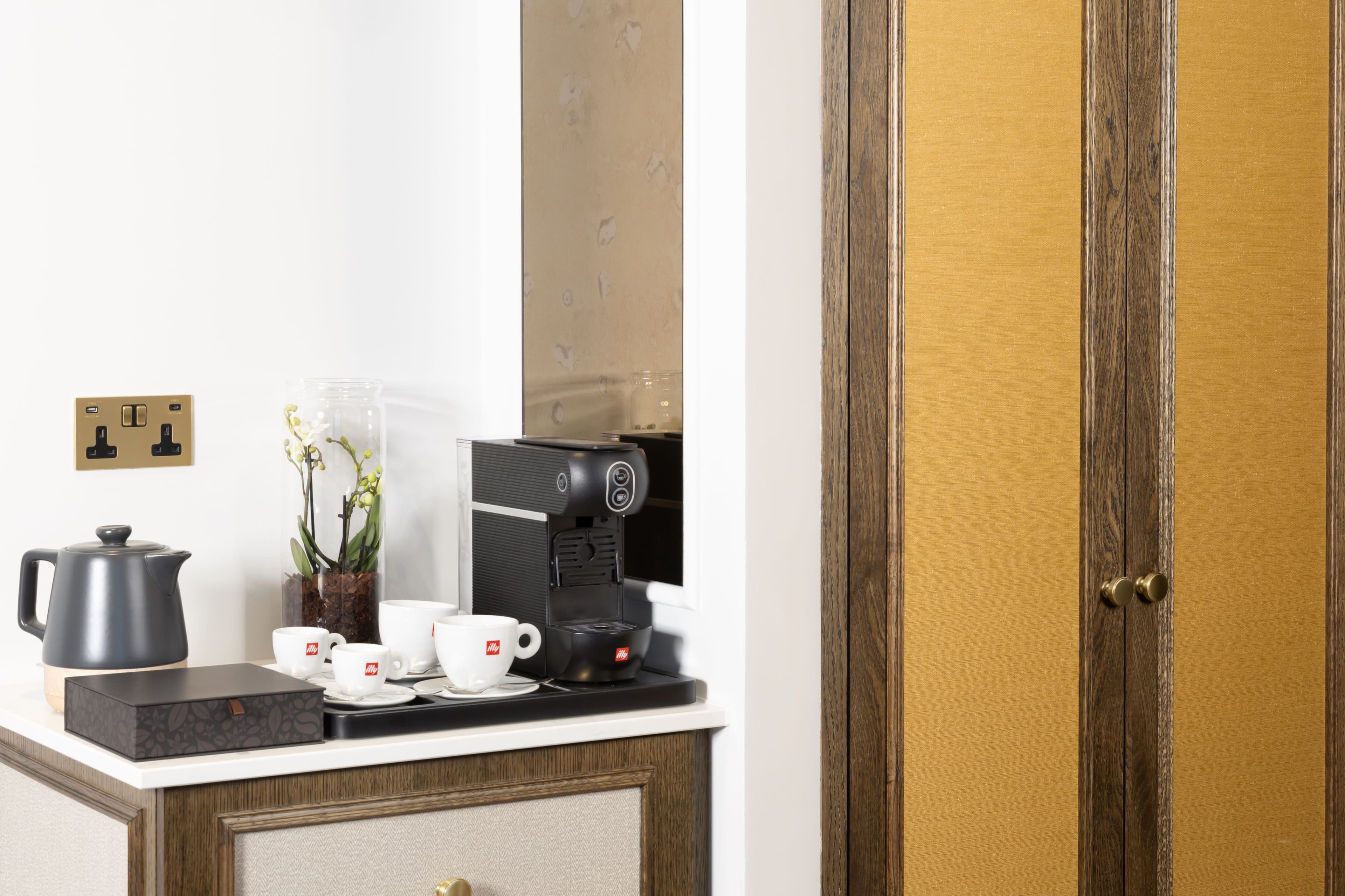 Independent (SPHC) The Welbeck Hotel — 18