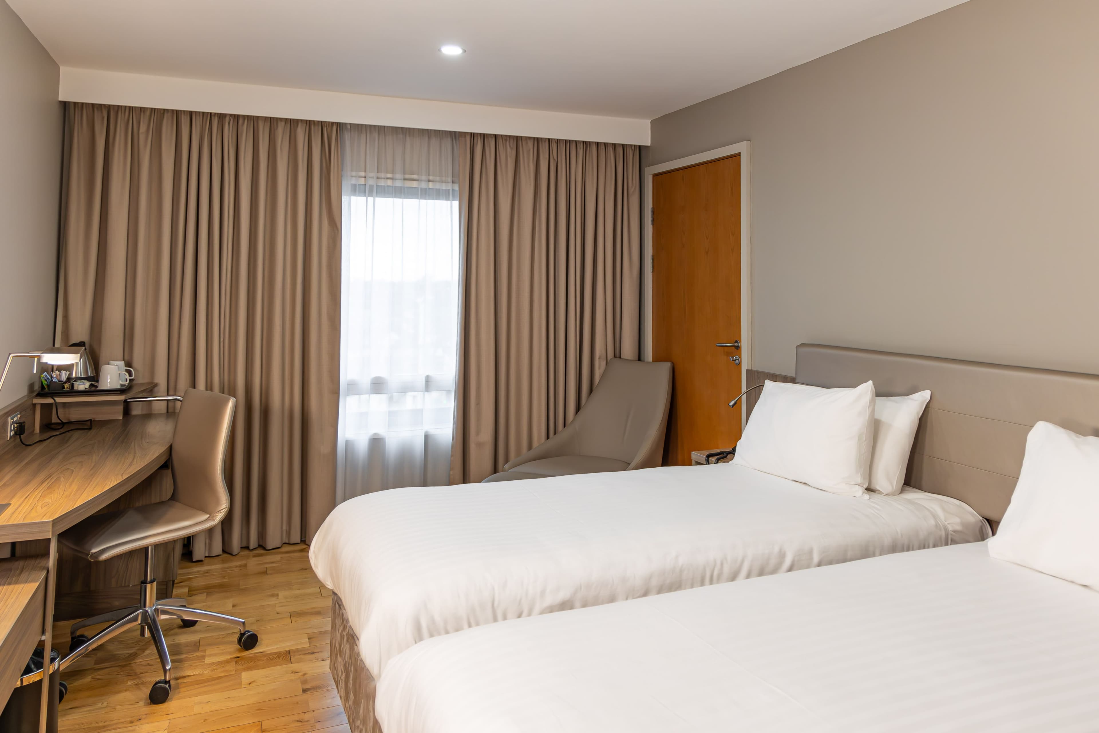 Holiday Inn London - West — 18