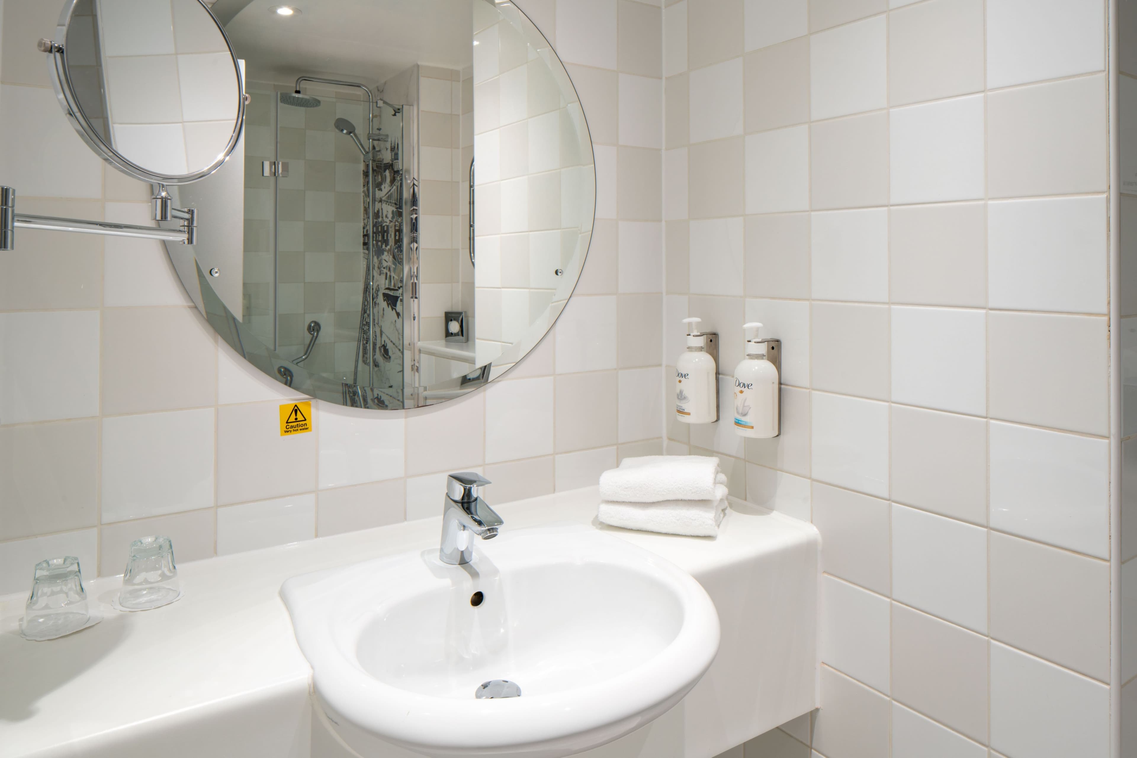 Holiday Inn London - Heathrow M4,Jct.4 — 3