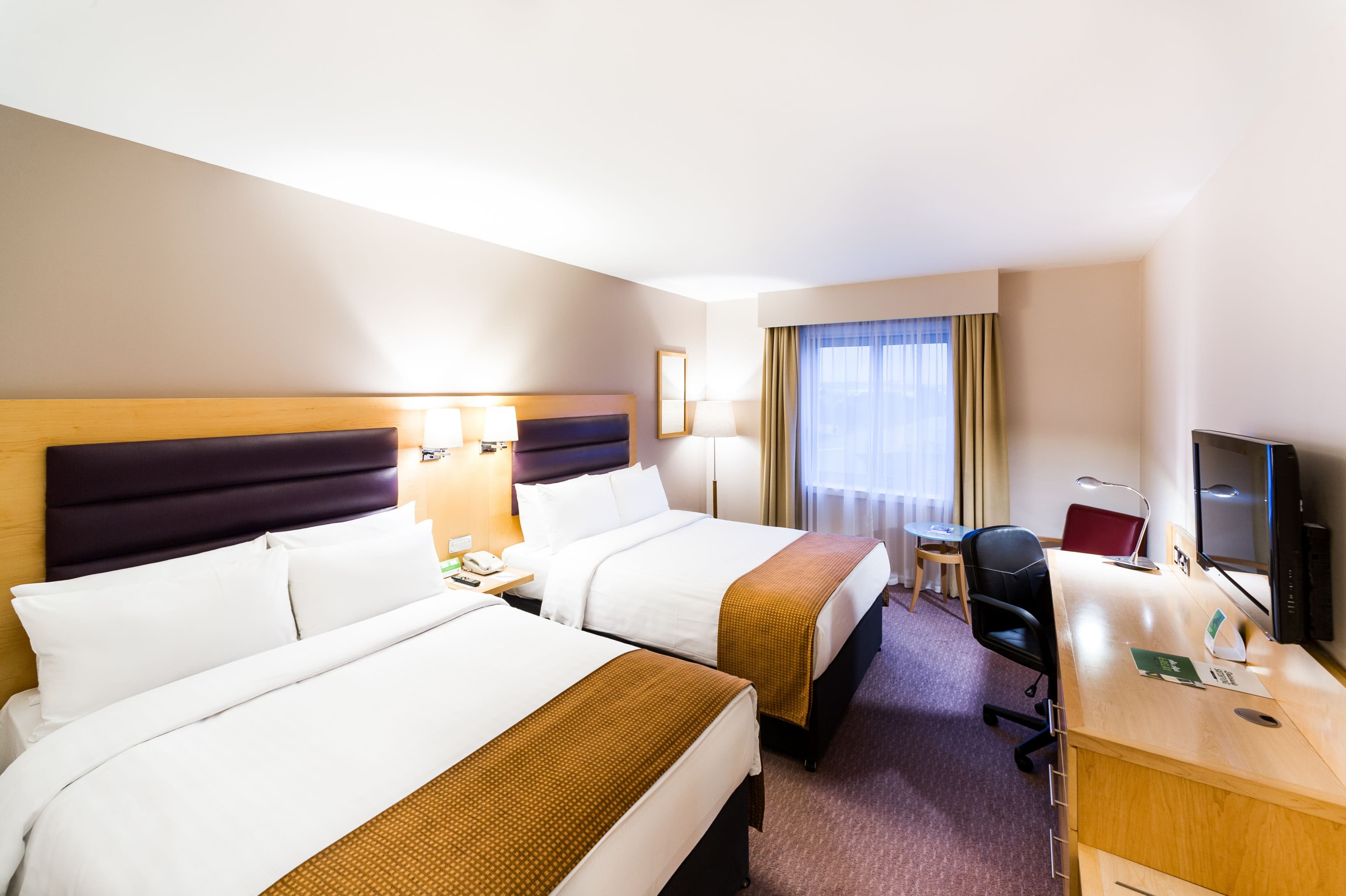 Holiday Inn London - Brentford Lock — 73