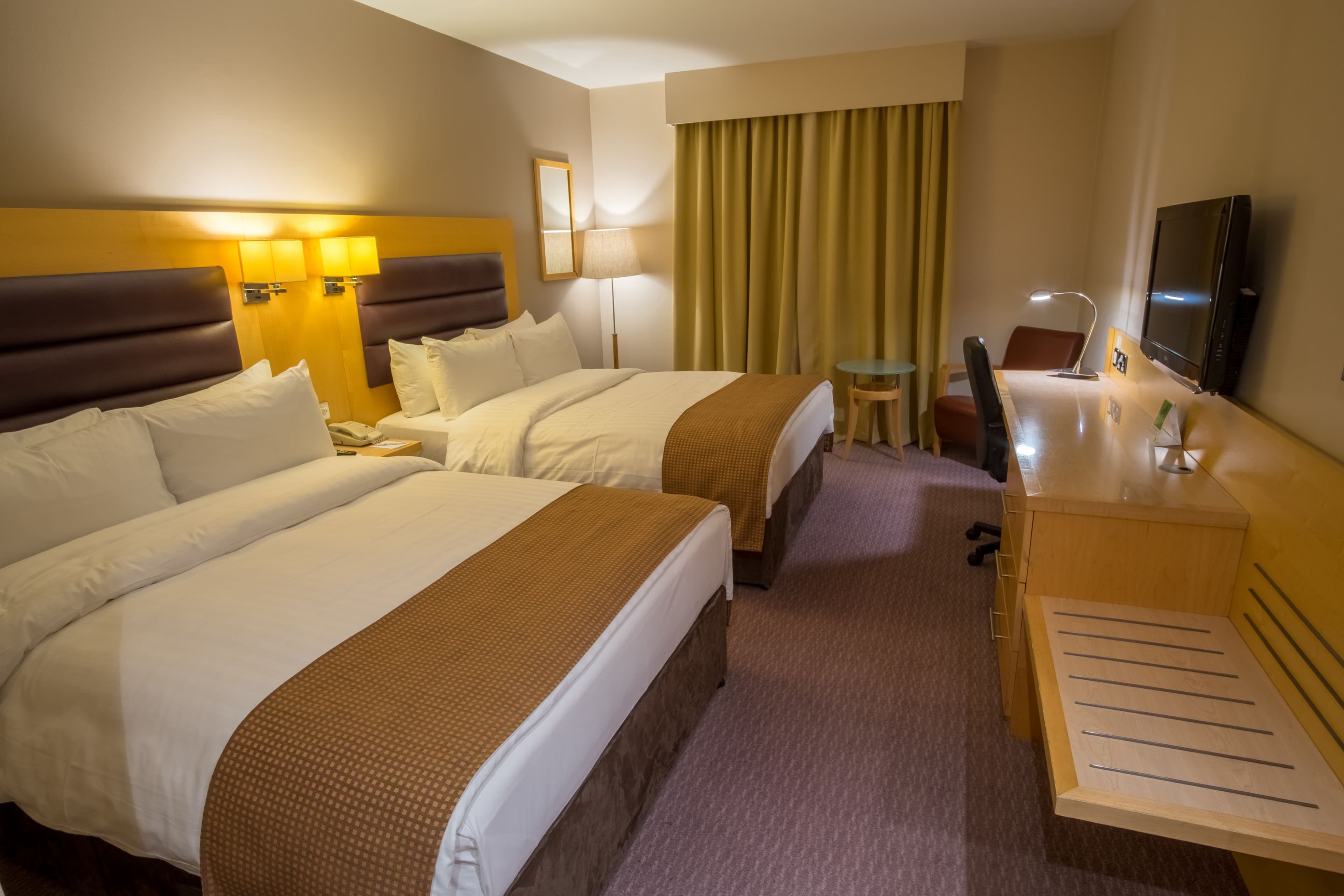 Holiday Inn London - Brentford Lock — 74