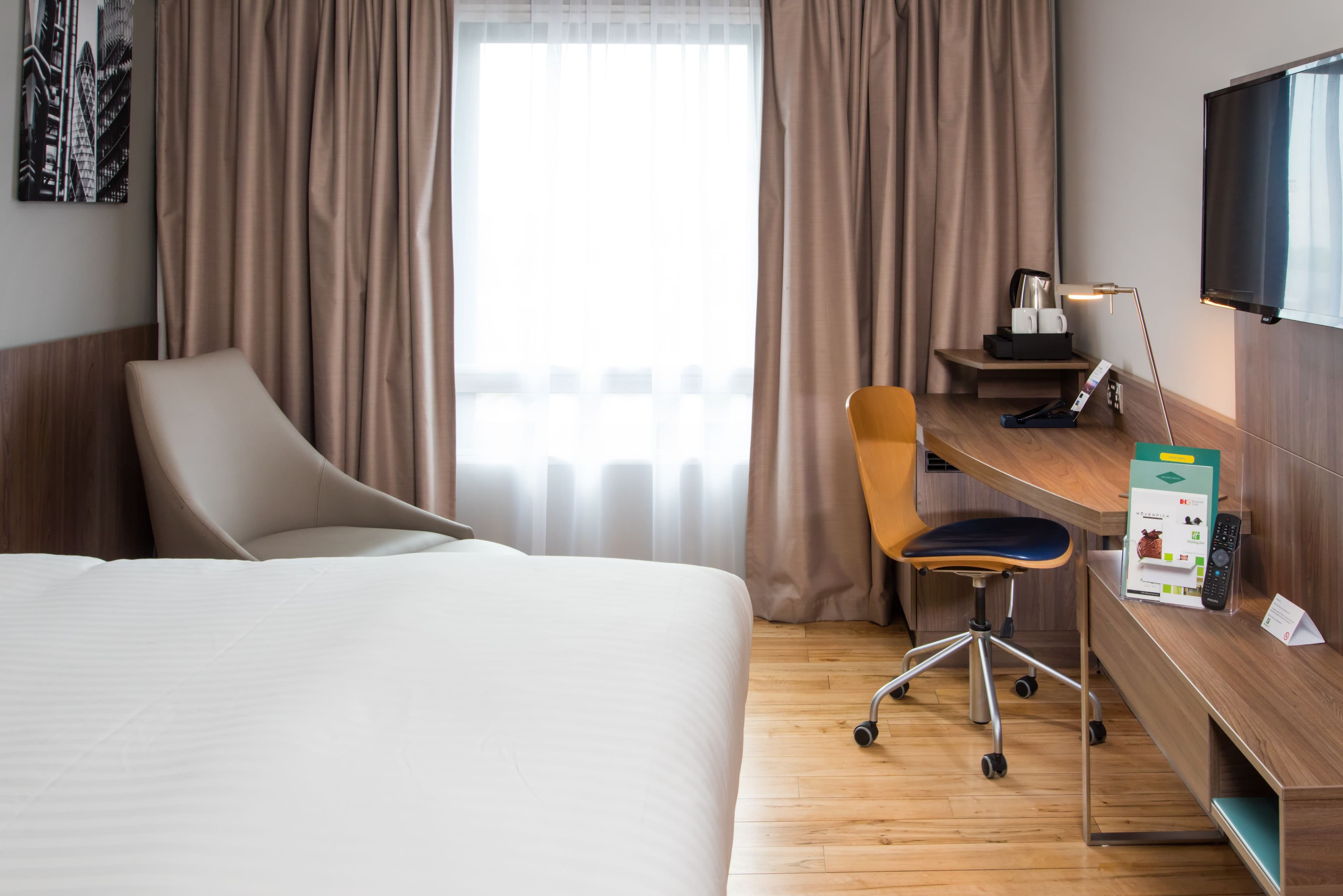 Holiday Inn London - West - Image 5