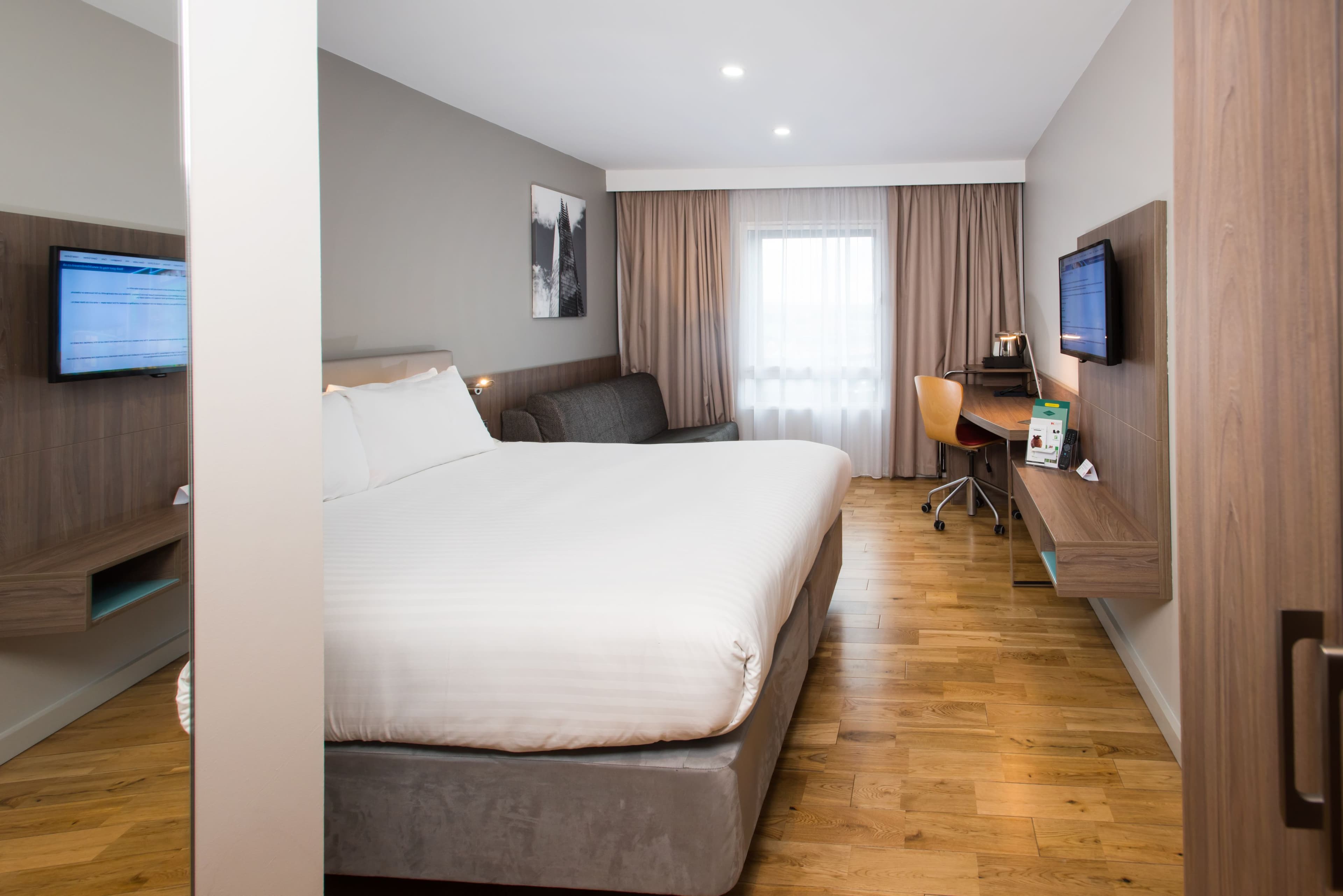 Holiday Inn London - West — 11
