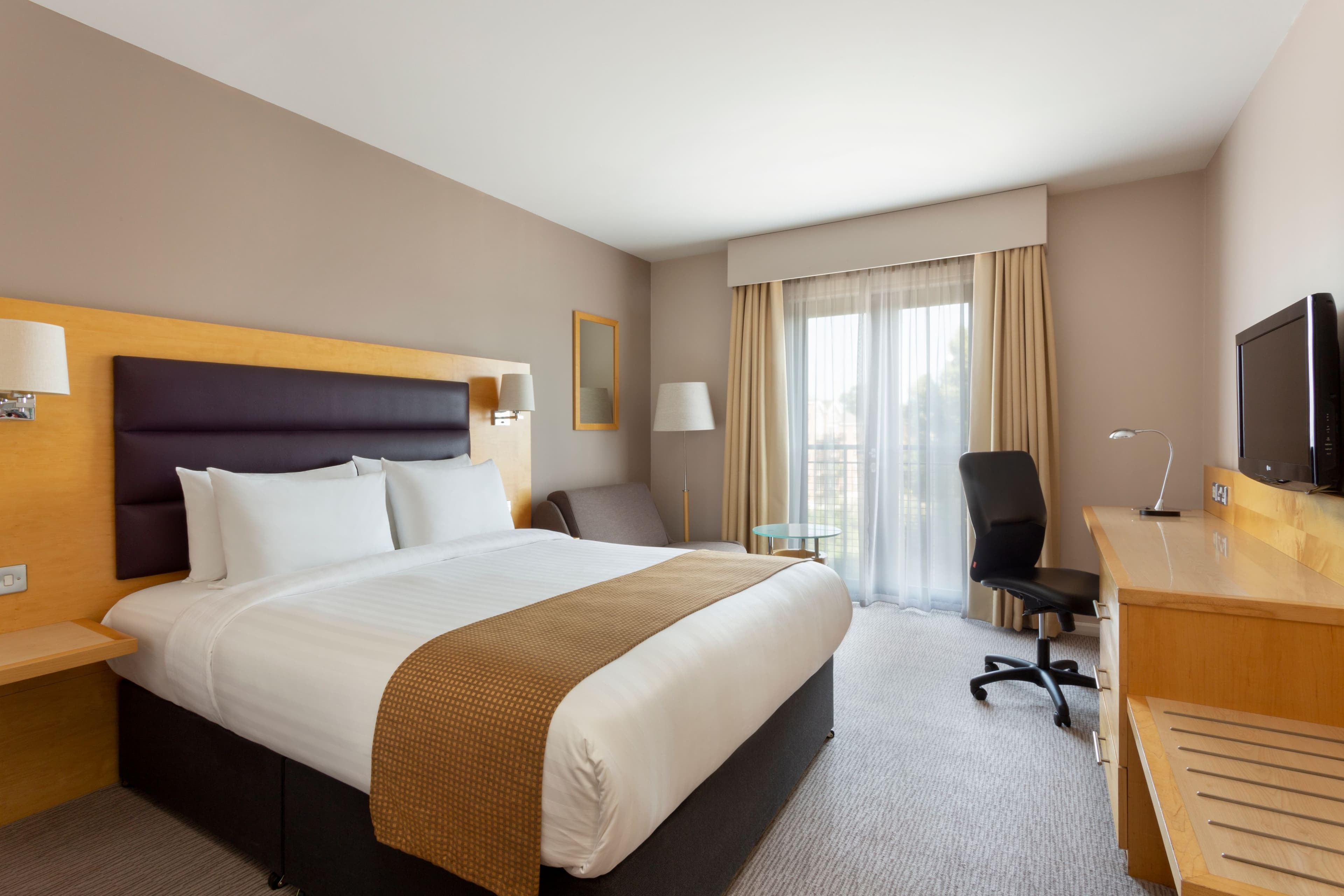 Holiday Inn London - Brentford Lock - Image 4