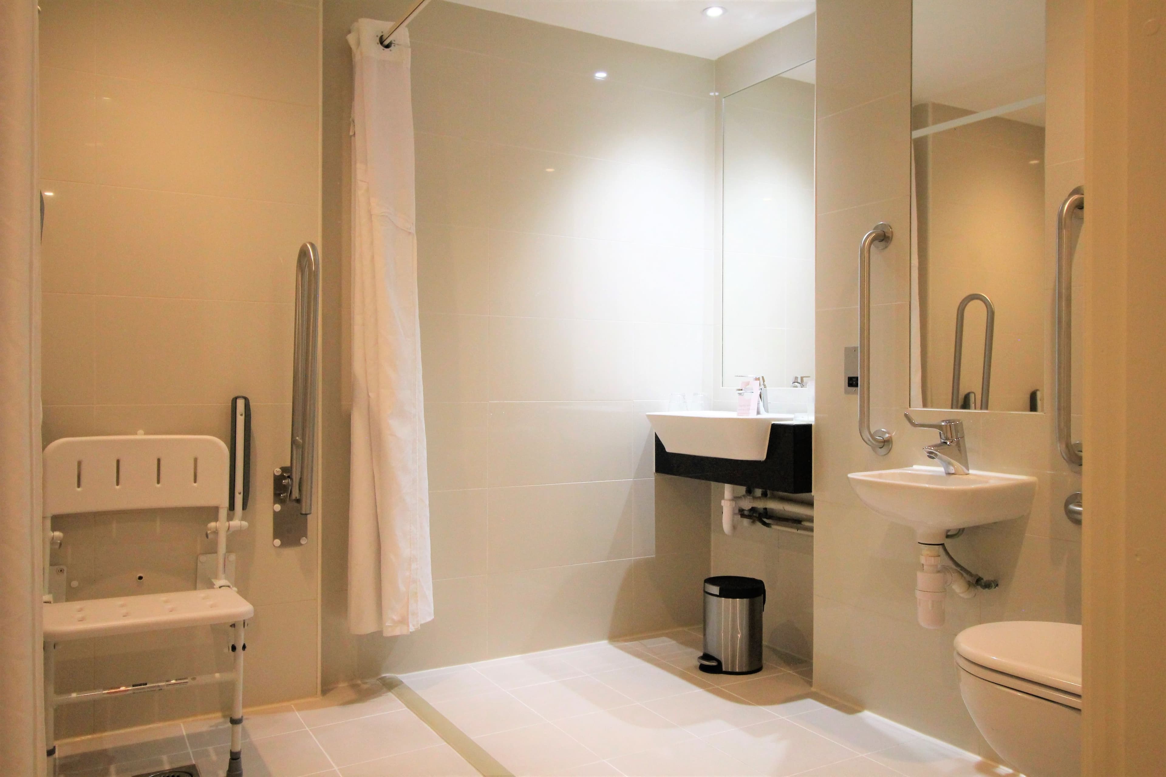 Holiday Inn London - Kensington High St. — 14
