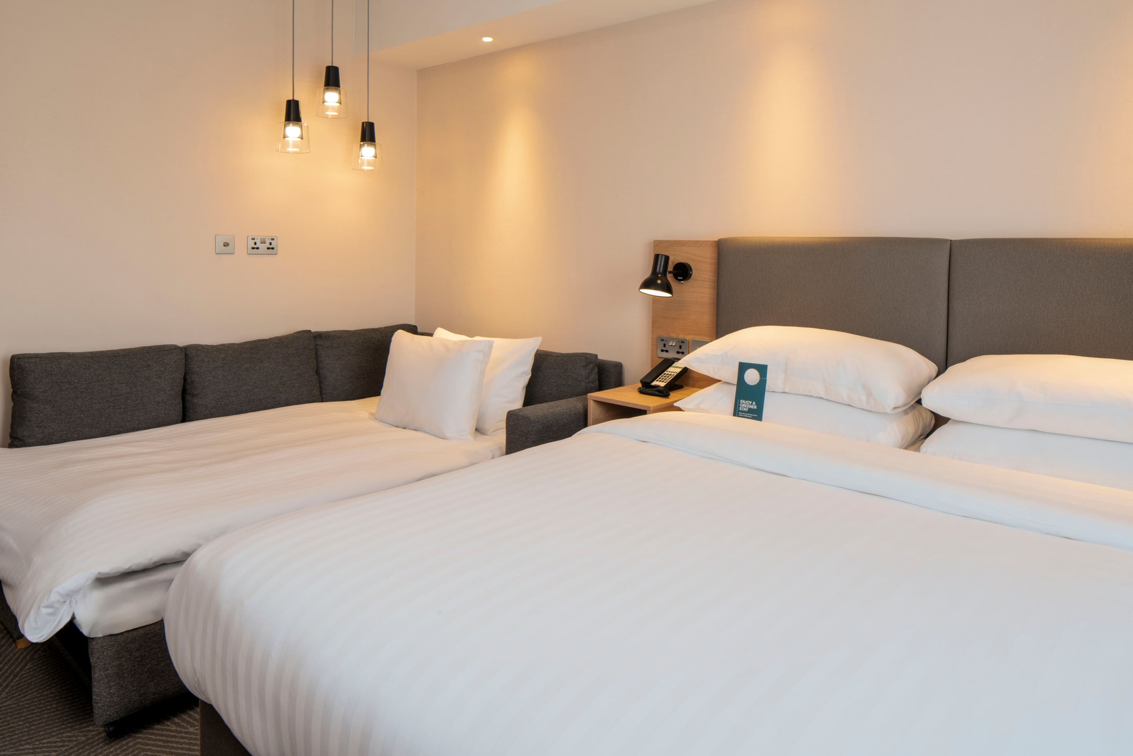 Holiday Inn London - Brentford Lock — 54