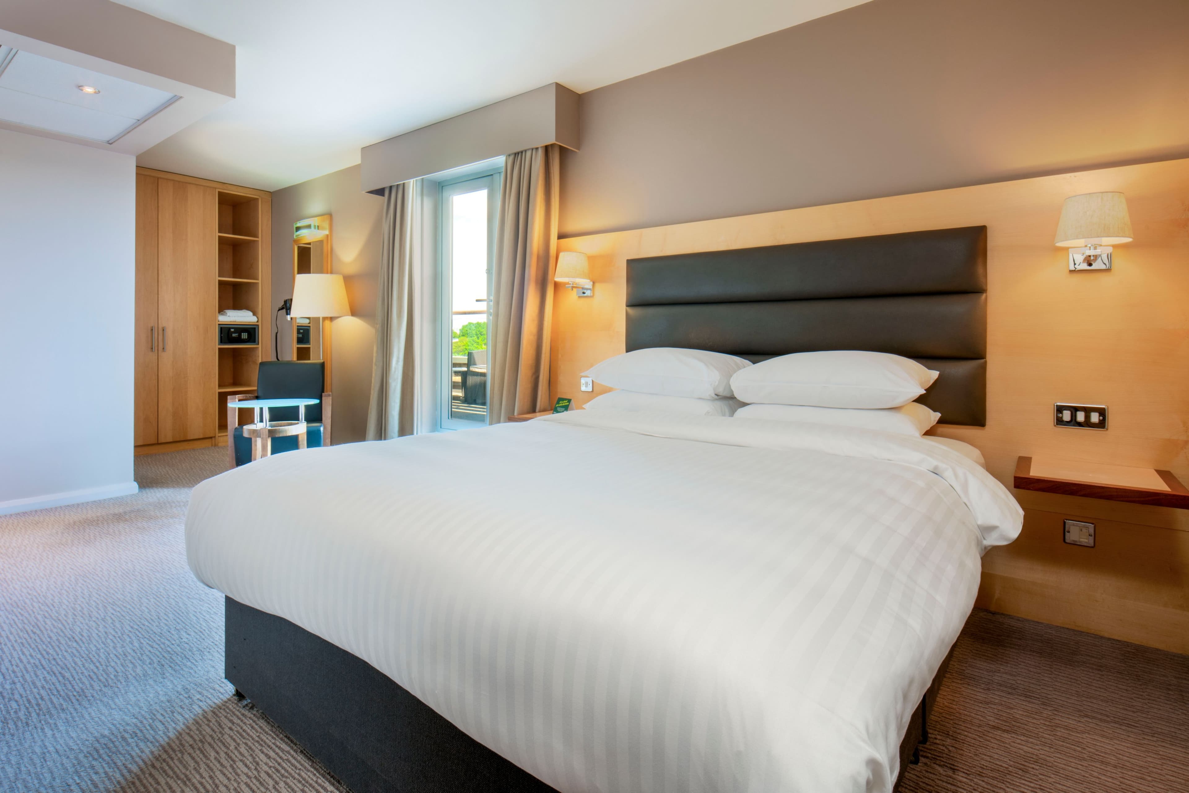 Holiday Inn London - Brentford Lock - Image 2