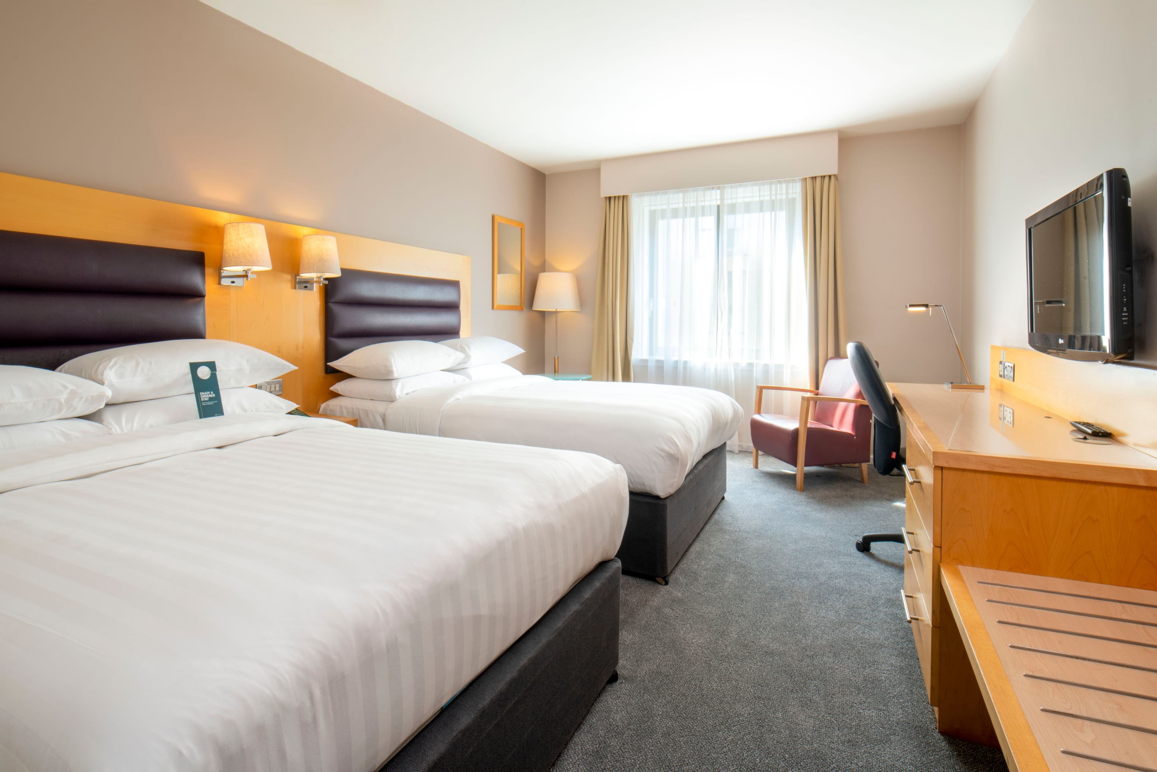 Holiday Inn London - Brentford Lock — 83