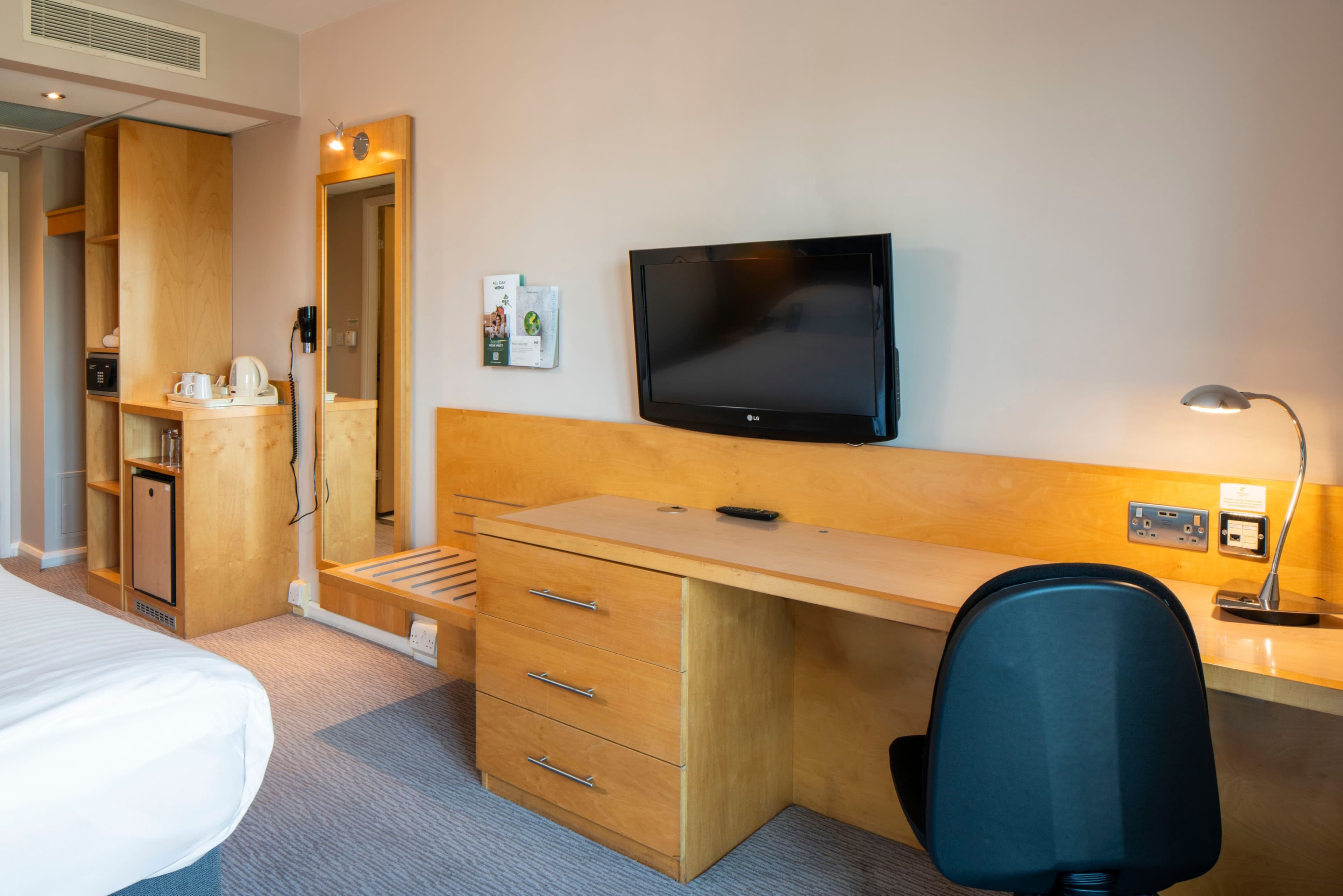 Standard Room - Image 17