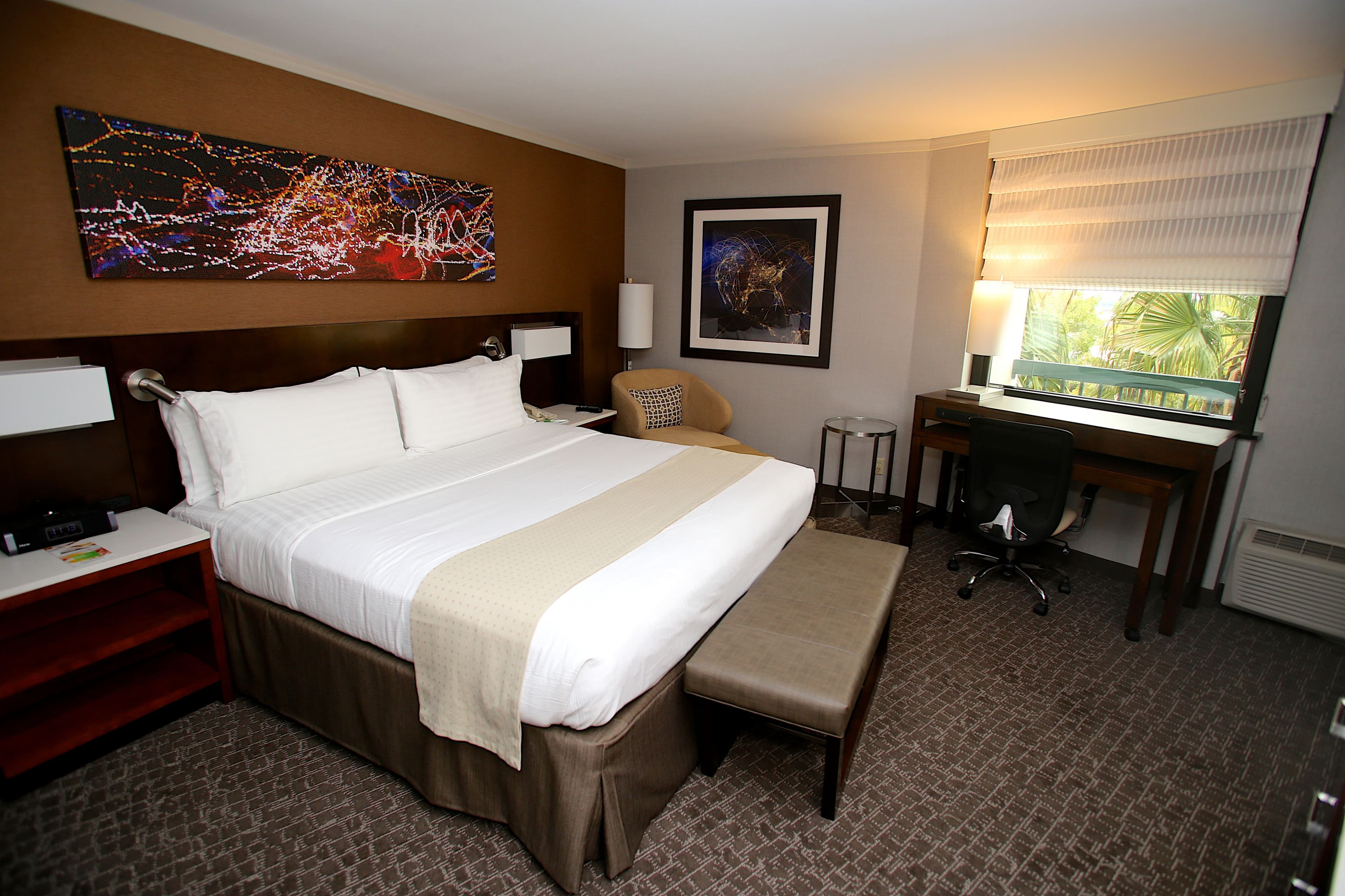 Holiday Inn Long Beach Airport — 8