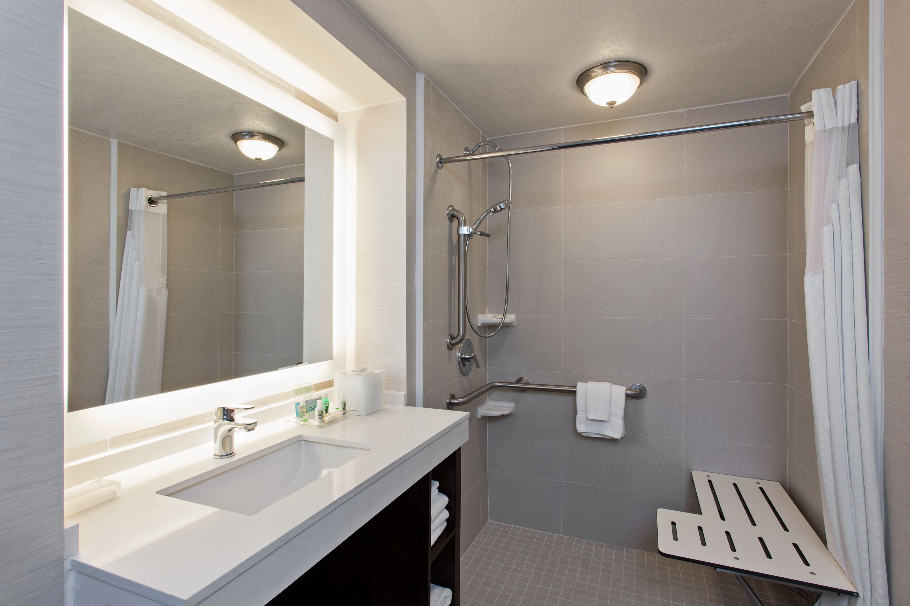 Holiday Inn Long Beach Airport — 36