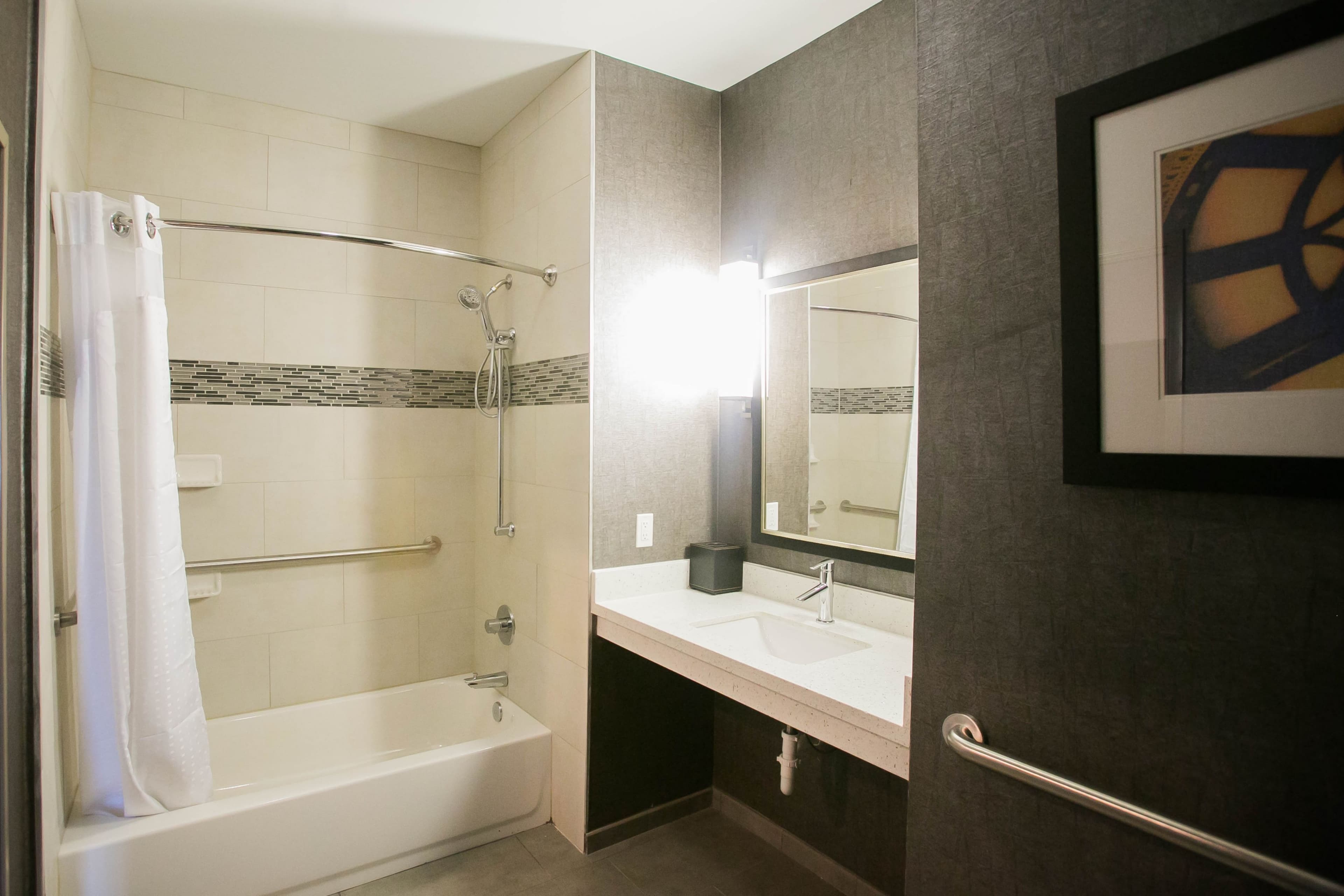 Holiday Inn Longview - North - Image 3