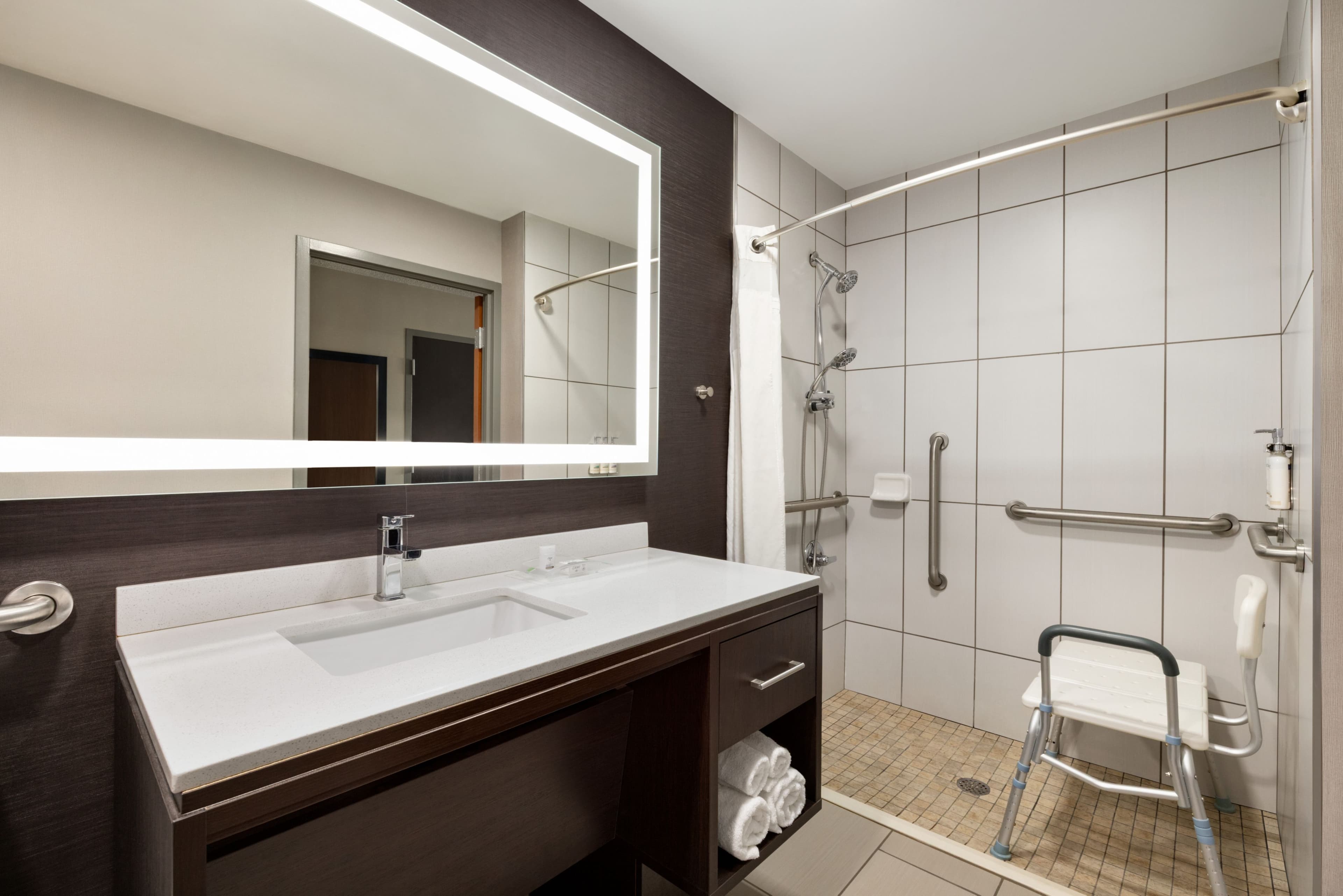 Holiday Inn Louisville East - Hurstbourne — 6