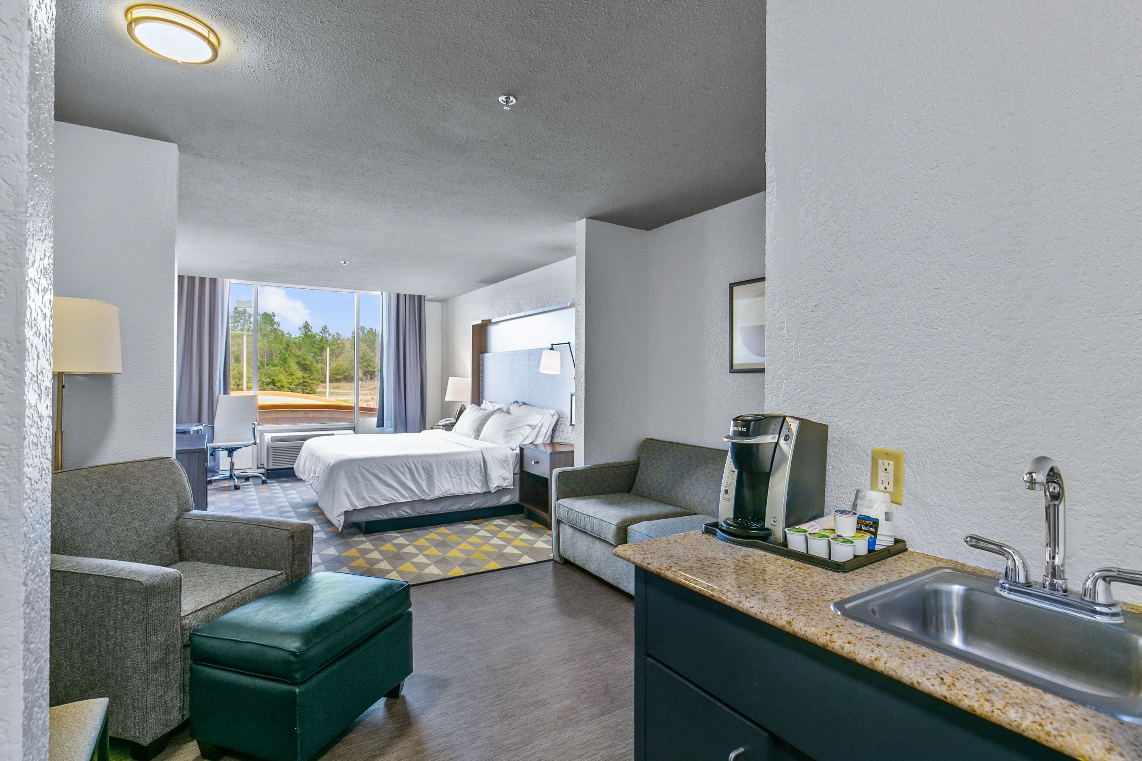 Holiday Inn Lucedale — 72