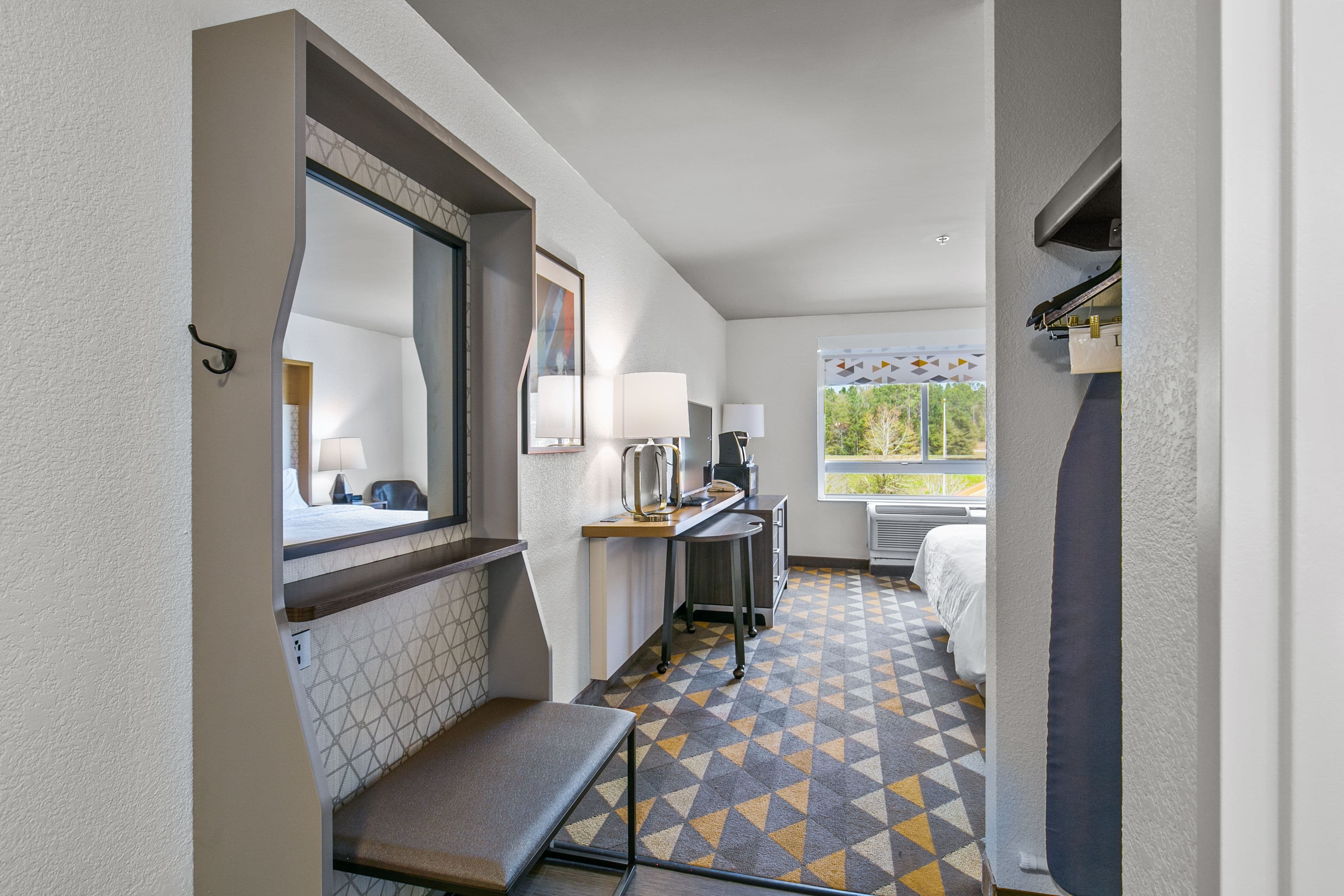 Holiday Inn Lucedale — 10
