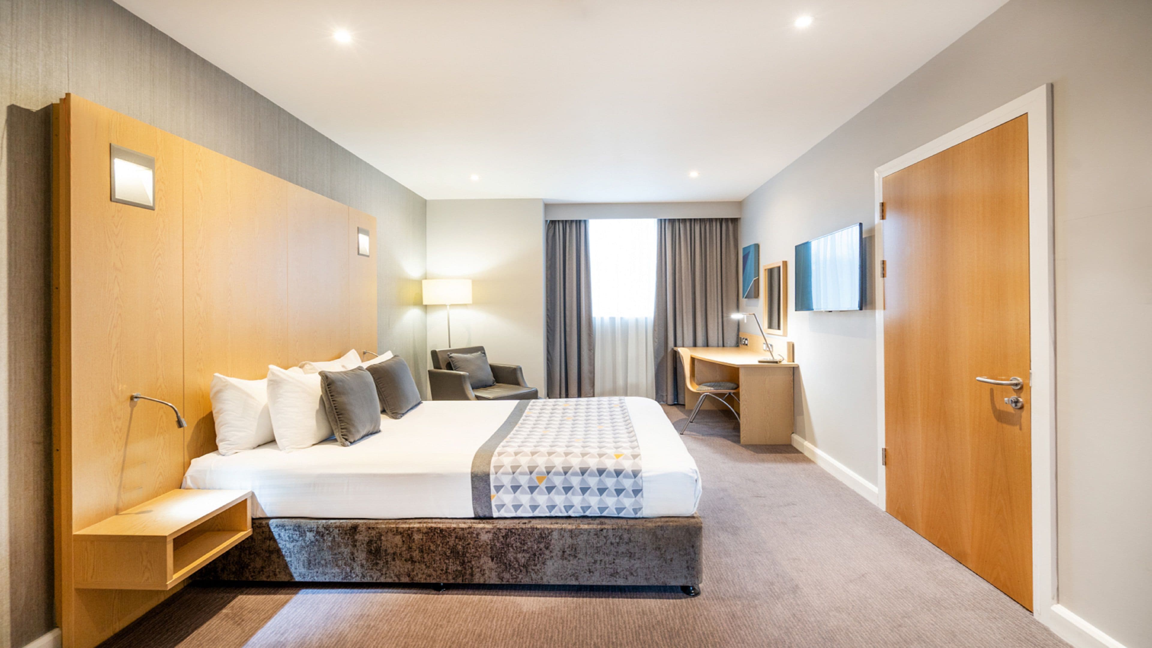 Holiday Inn London - Luton Airport — 9