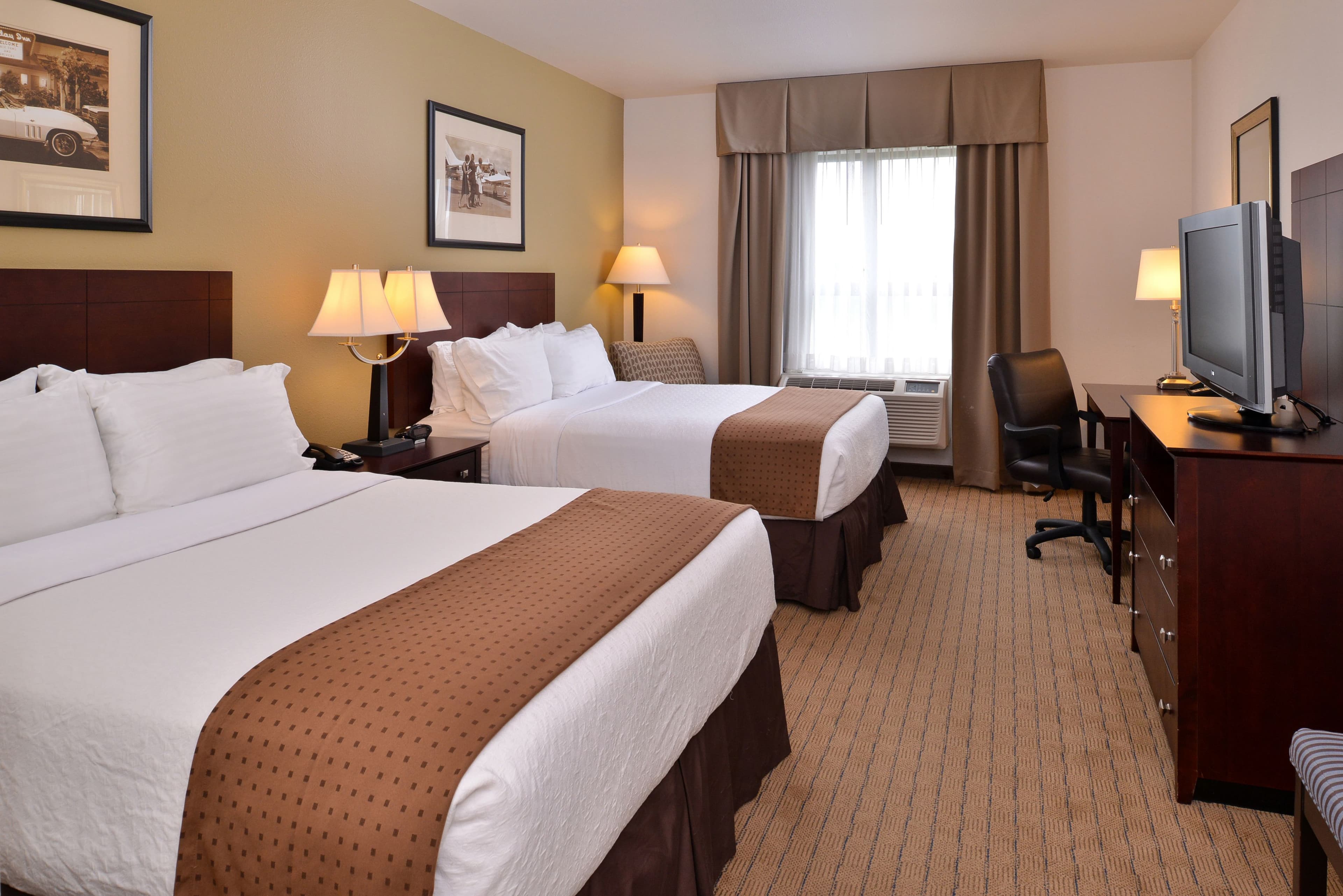 Holiday Inn Madison at The American Center — 21