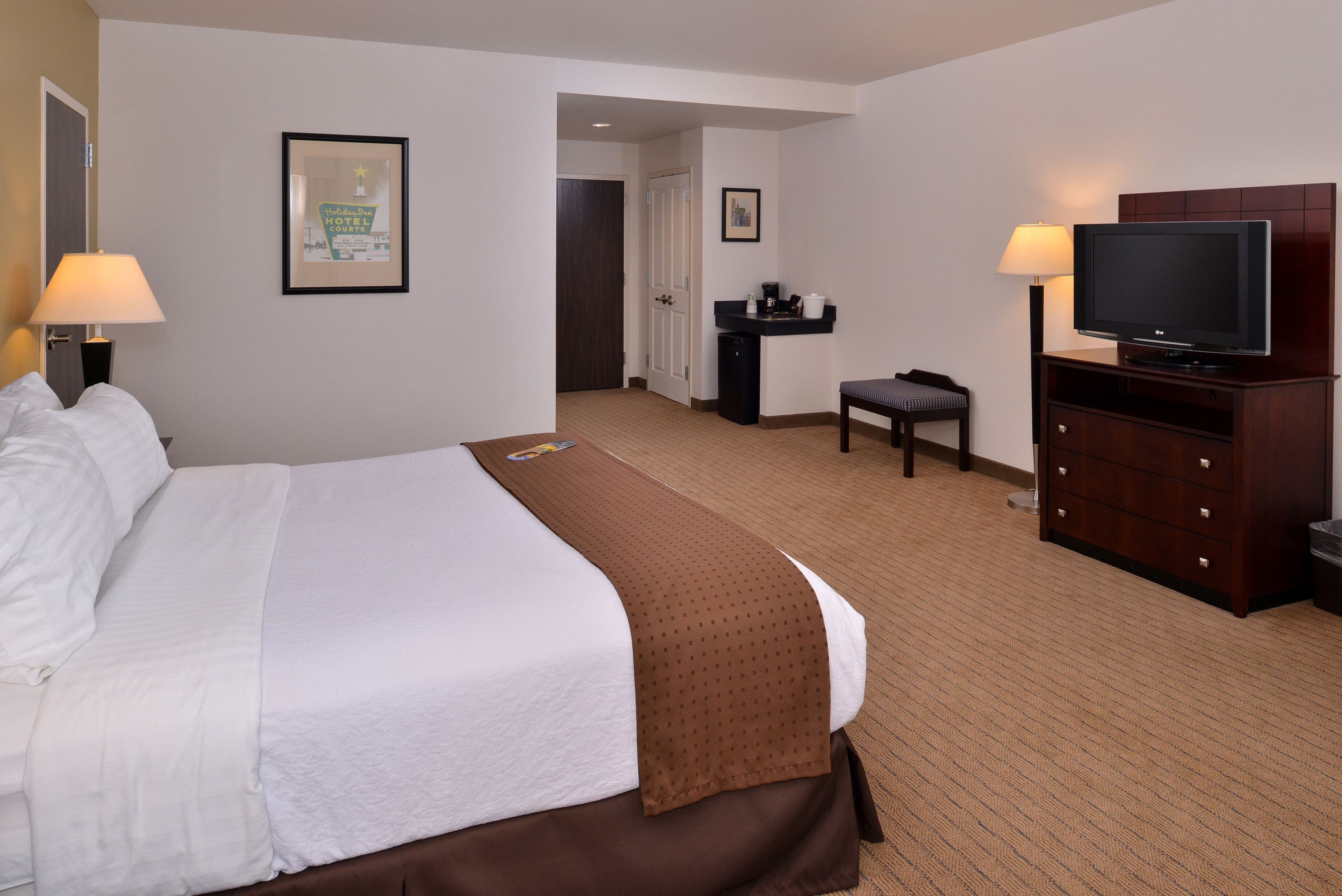 Holiday Inn Madison at The American Center - Image 4