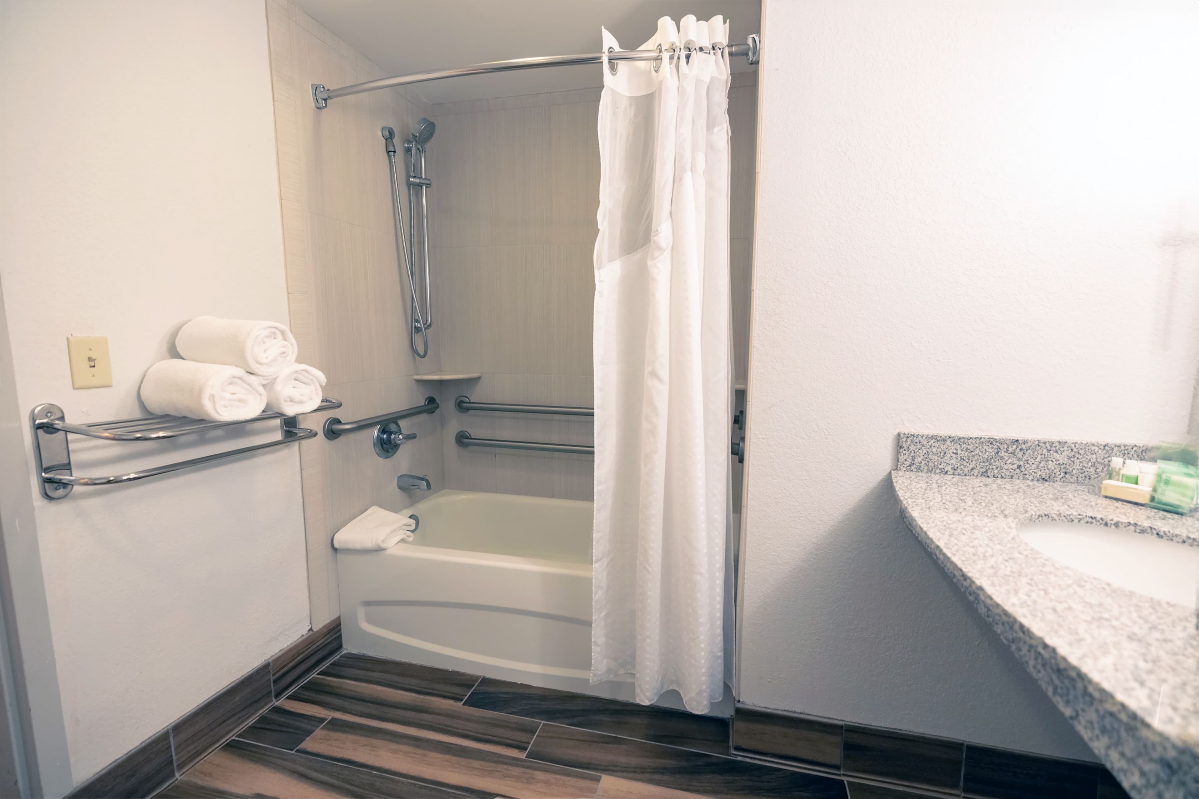 Holiday Inn Manahawkin/Long Beach Island — 18