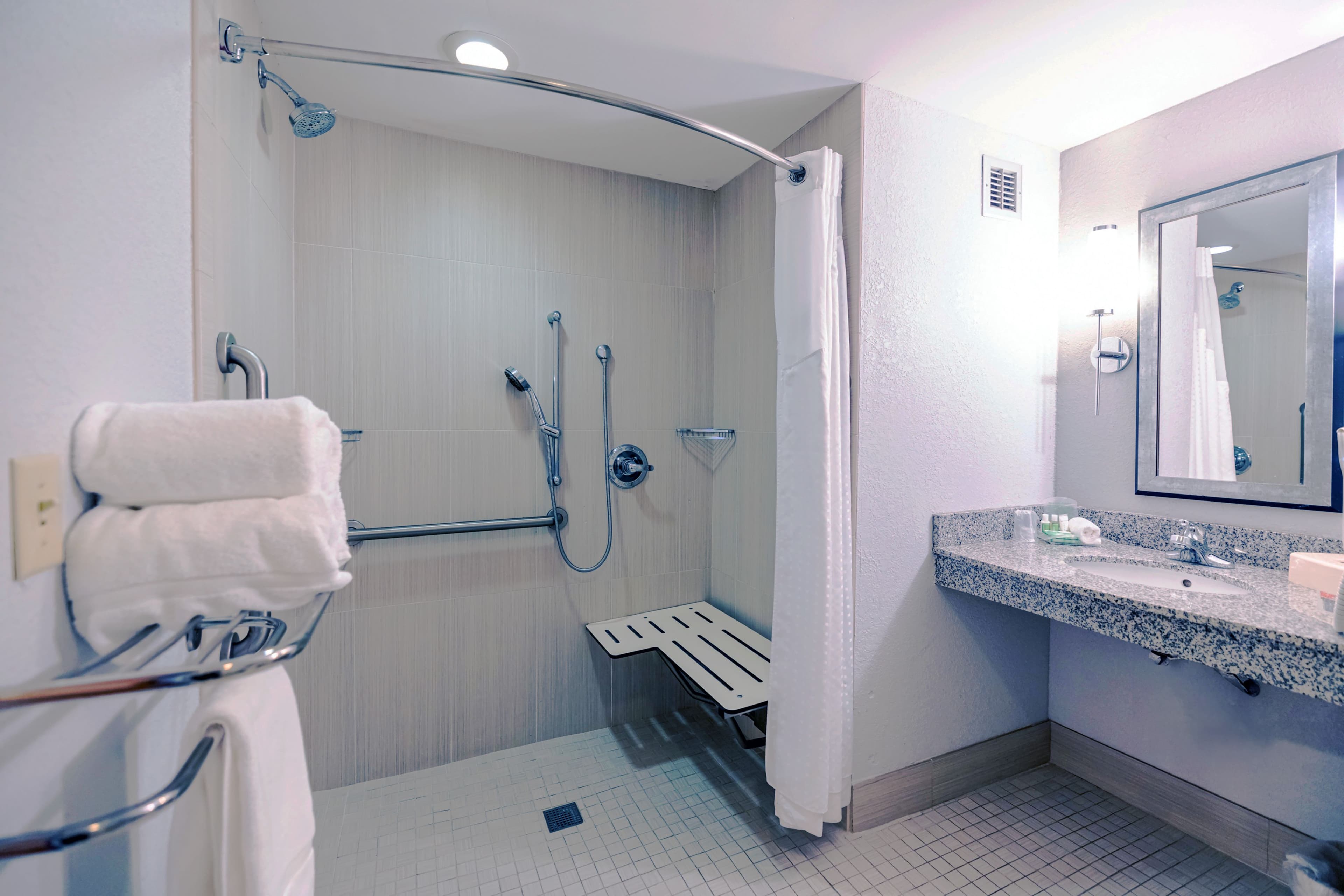 Holiday Inn Manahawkin/Long Beach Island — 17