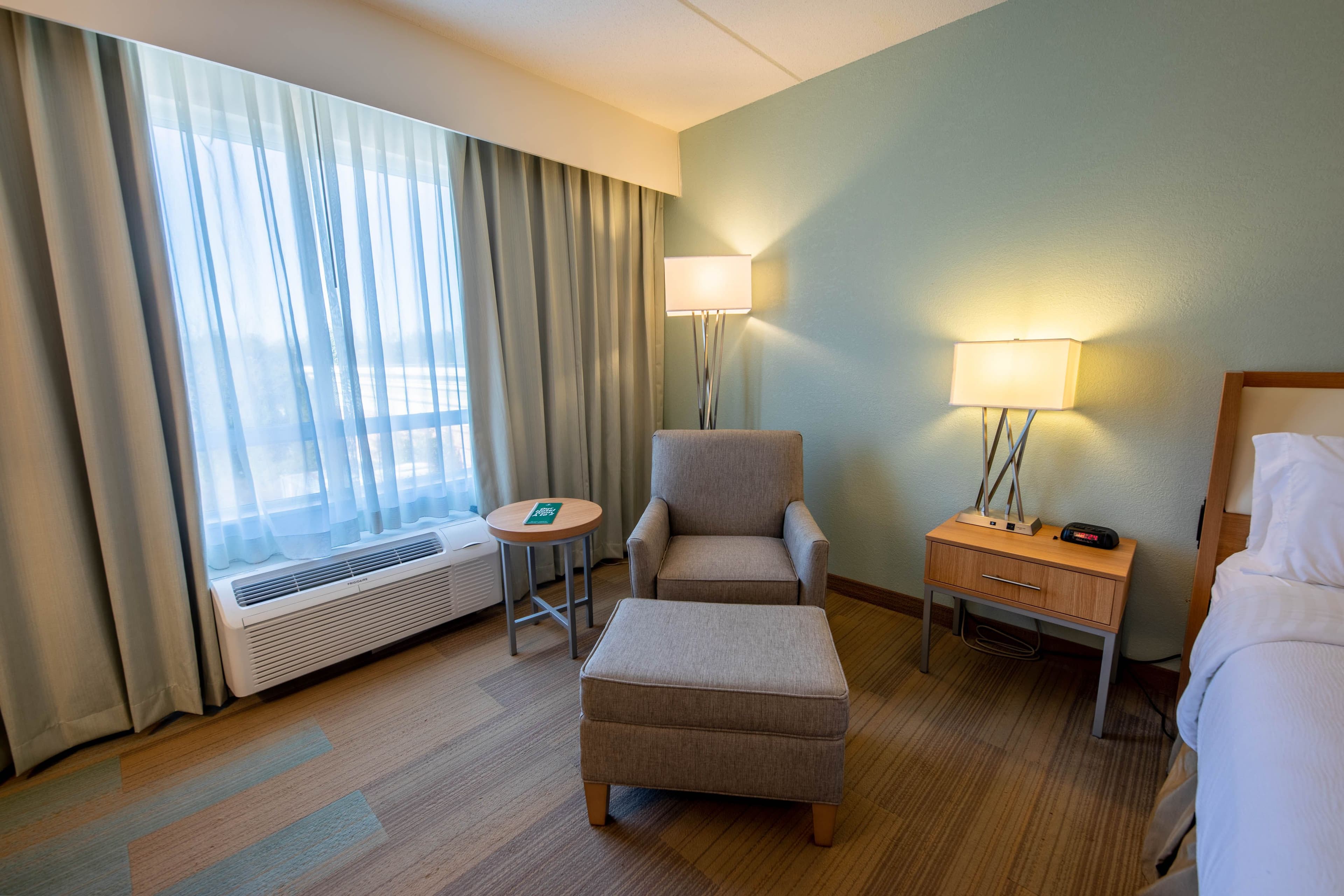 Holiday Inn Manahawkin/Long Beach Island - Image 5